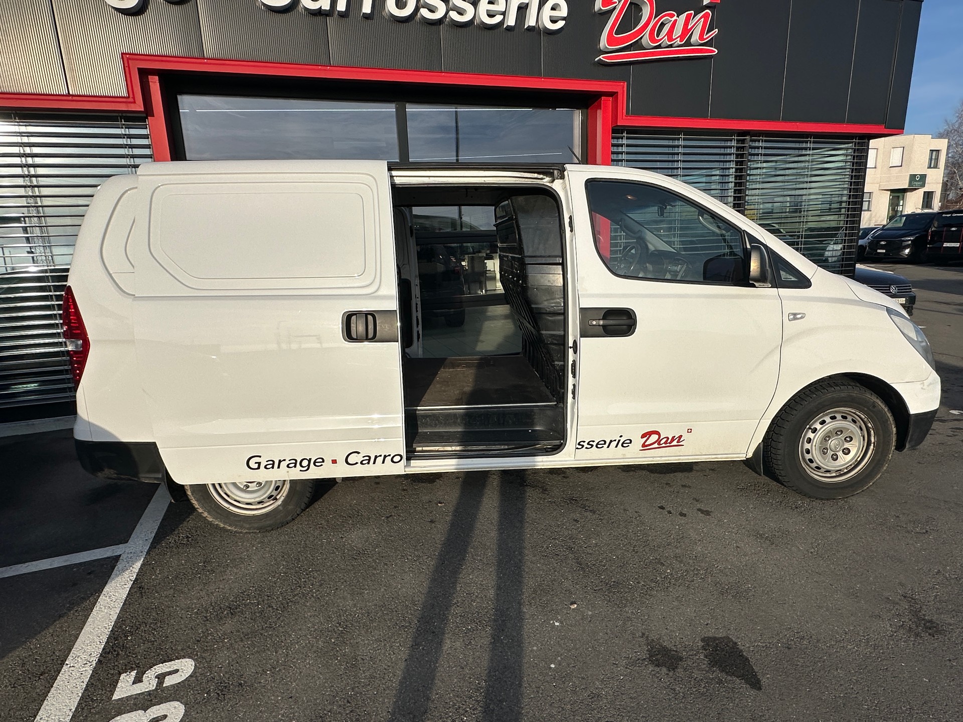 HYUNDAI H-1 Cargo 2.5 CRDi HP 5-Türen / Portes / Porte-image-5