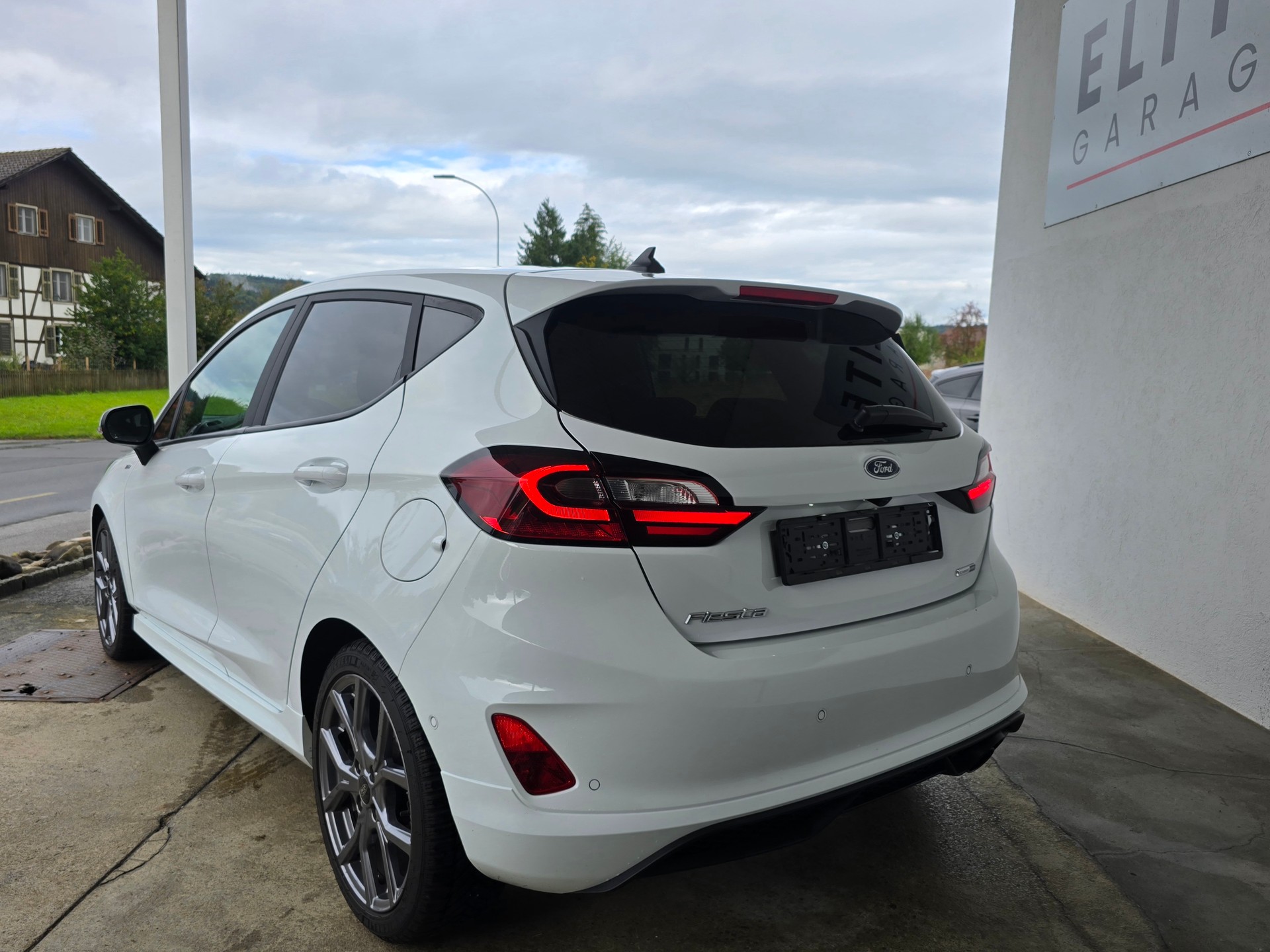FORD Fiesta 1.0 SCTi MHEV ST Line X Automat-image-3