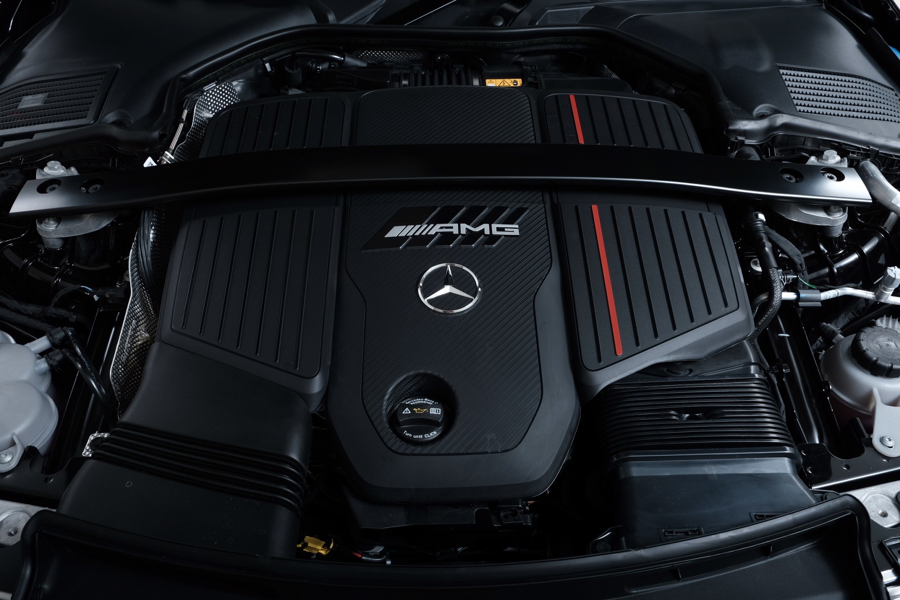 MERCEDES-BENZ CLE AMG 53 Cabrio 4Matic+ 9G-Tronic-image-16