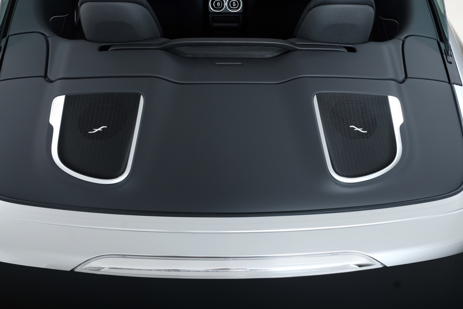 MERCEDES-BENZ CLE AMG 53 Cabrio 4Matic+ 9G-Tronic-image-23