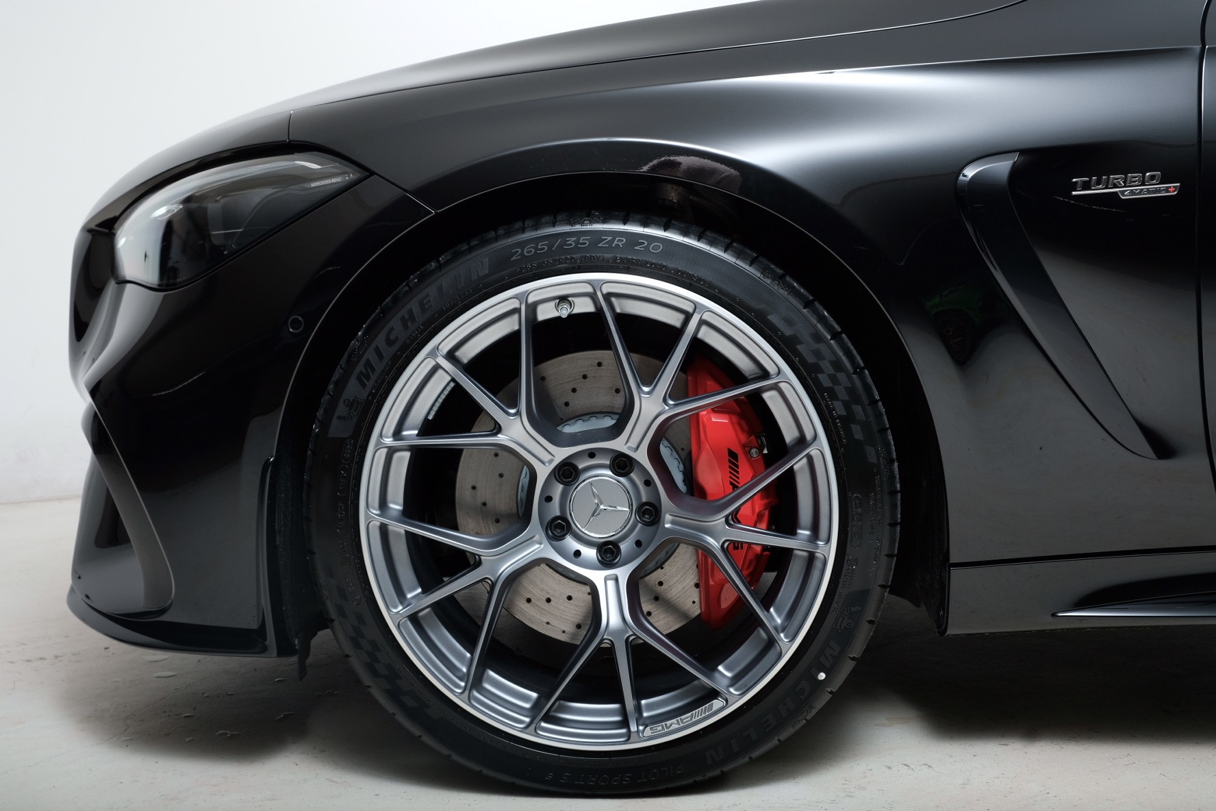 MERCEDES-BENZ CLE AMG 53 Cabrio 4Matic+ 9G-Tronic-showroom-element-3