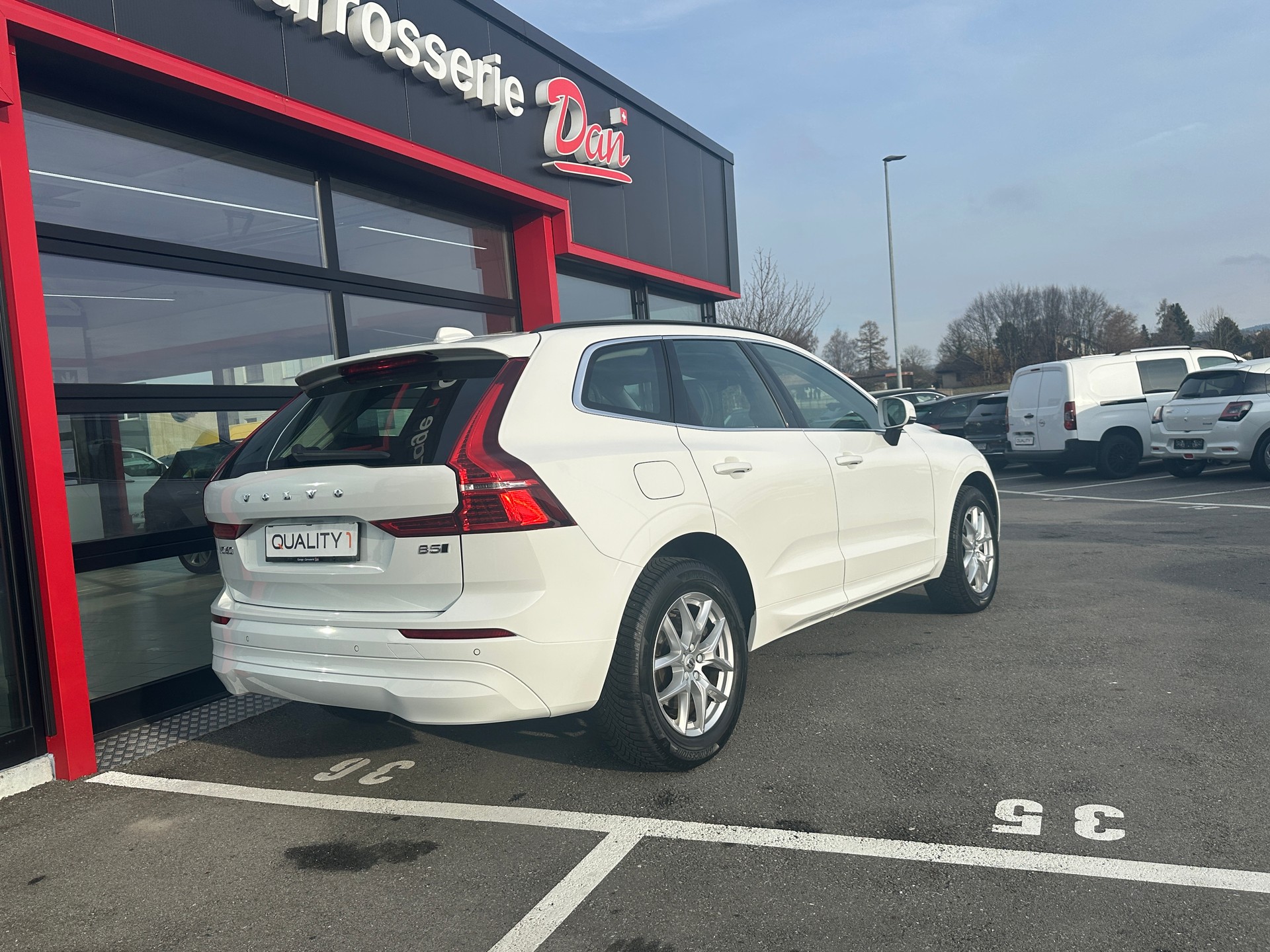 VOLVO XC60 B5 Benzin Mild Hybrid AWD Momentum Geartronic-image-5