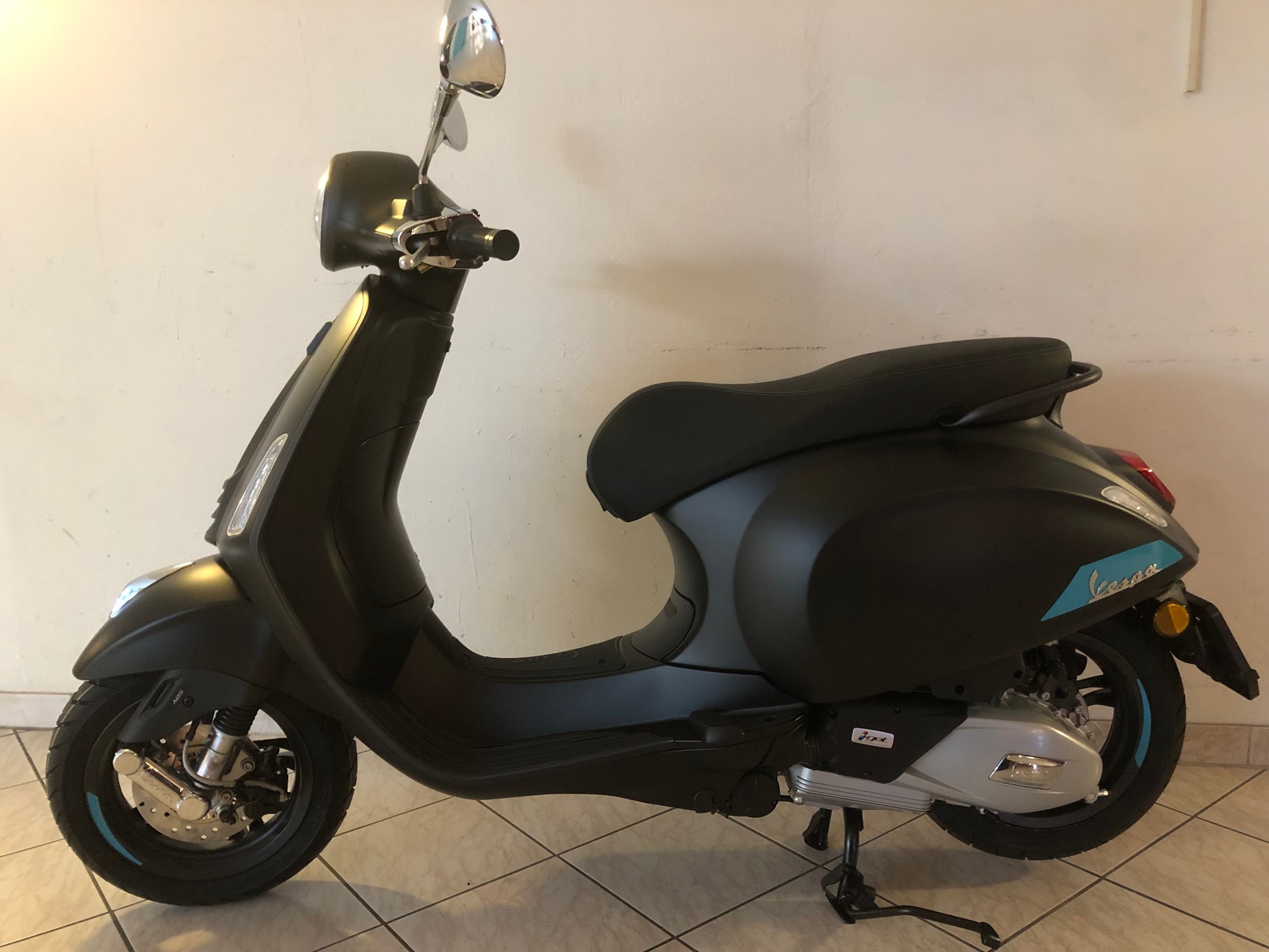 PIAGGIO Vespa 125 Primavera Sport-image-1
