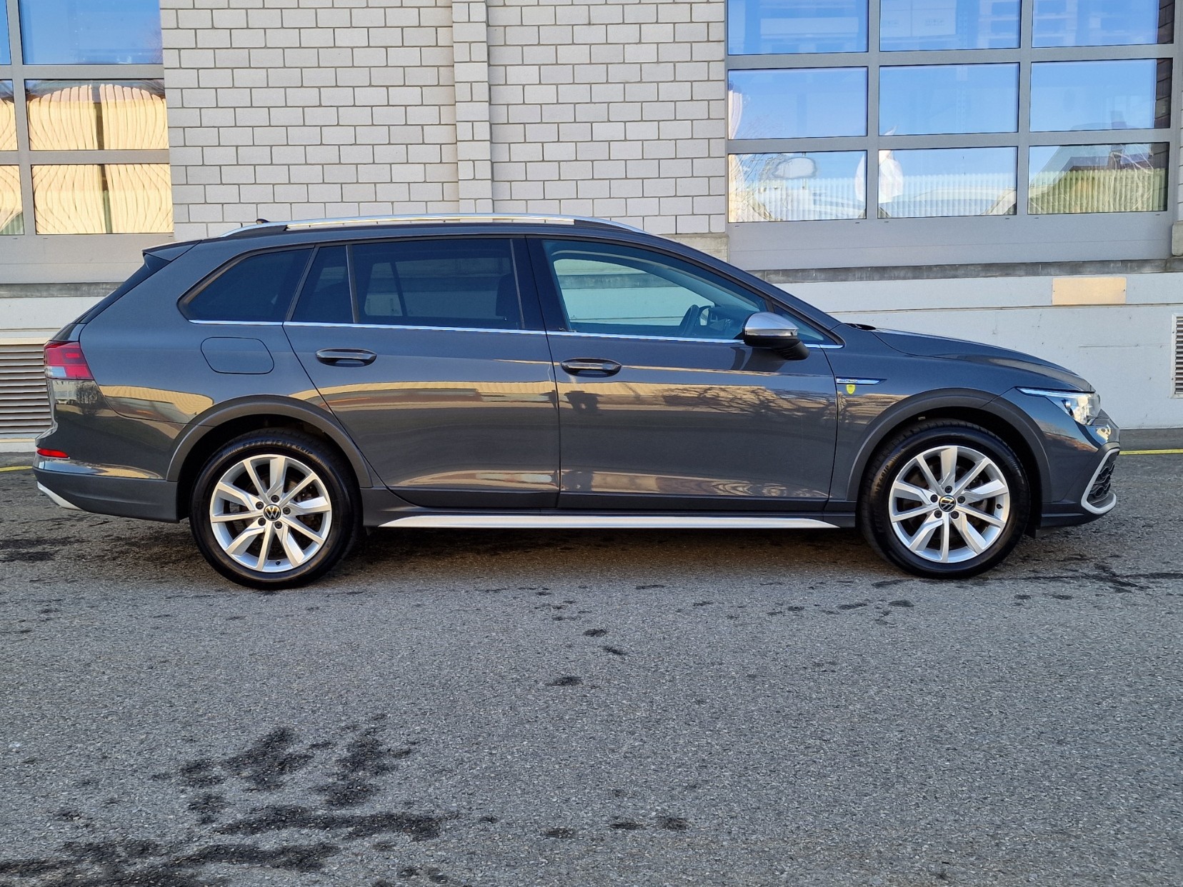 VW Golf 2.0 TDI Alltrack DSG 4Motion-image-3