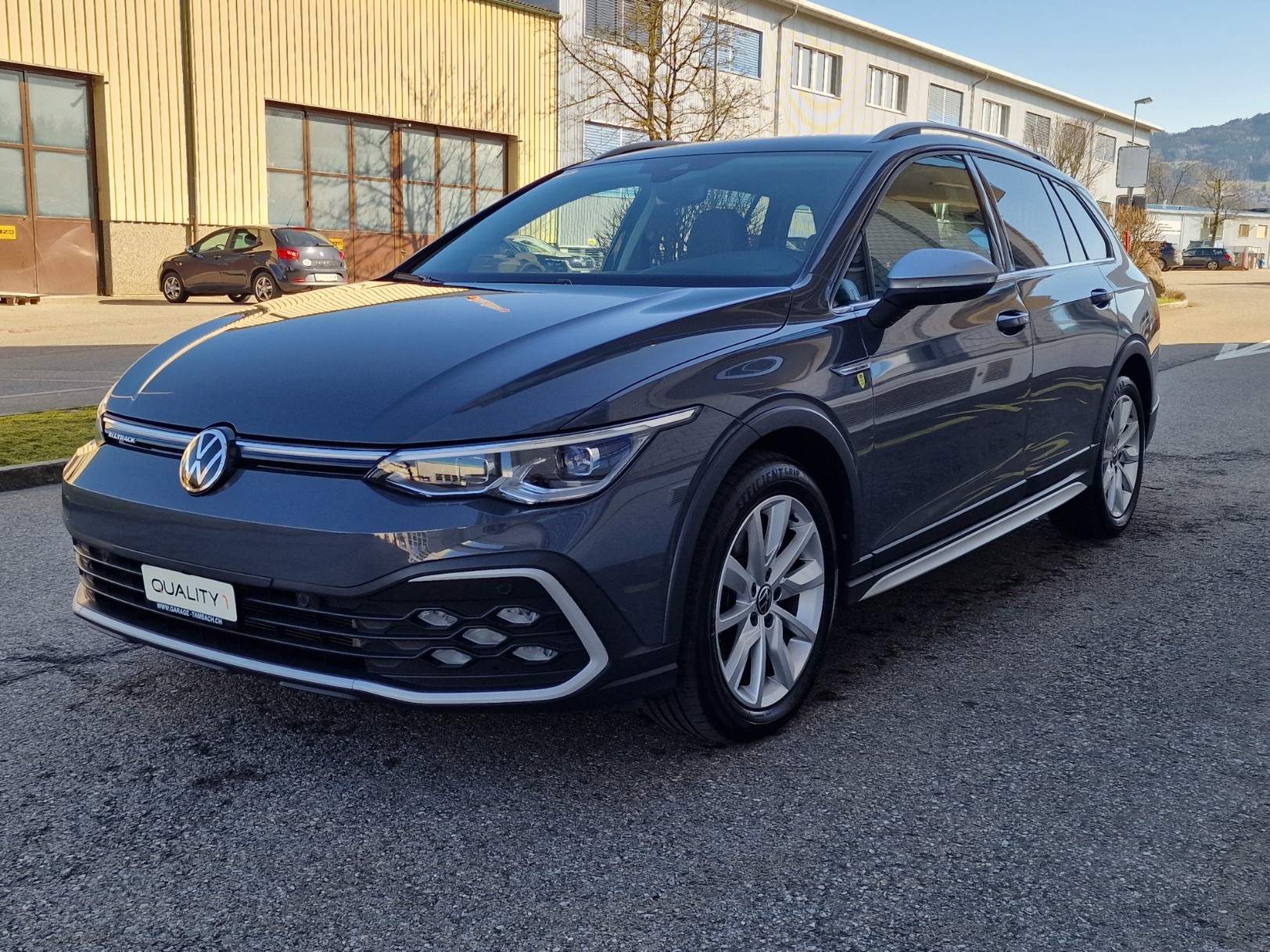 VW Golf 2.0 TDI Alltrack DSG 4Motion-image-1