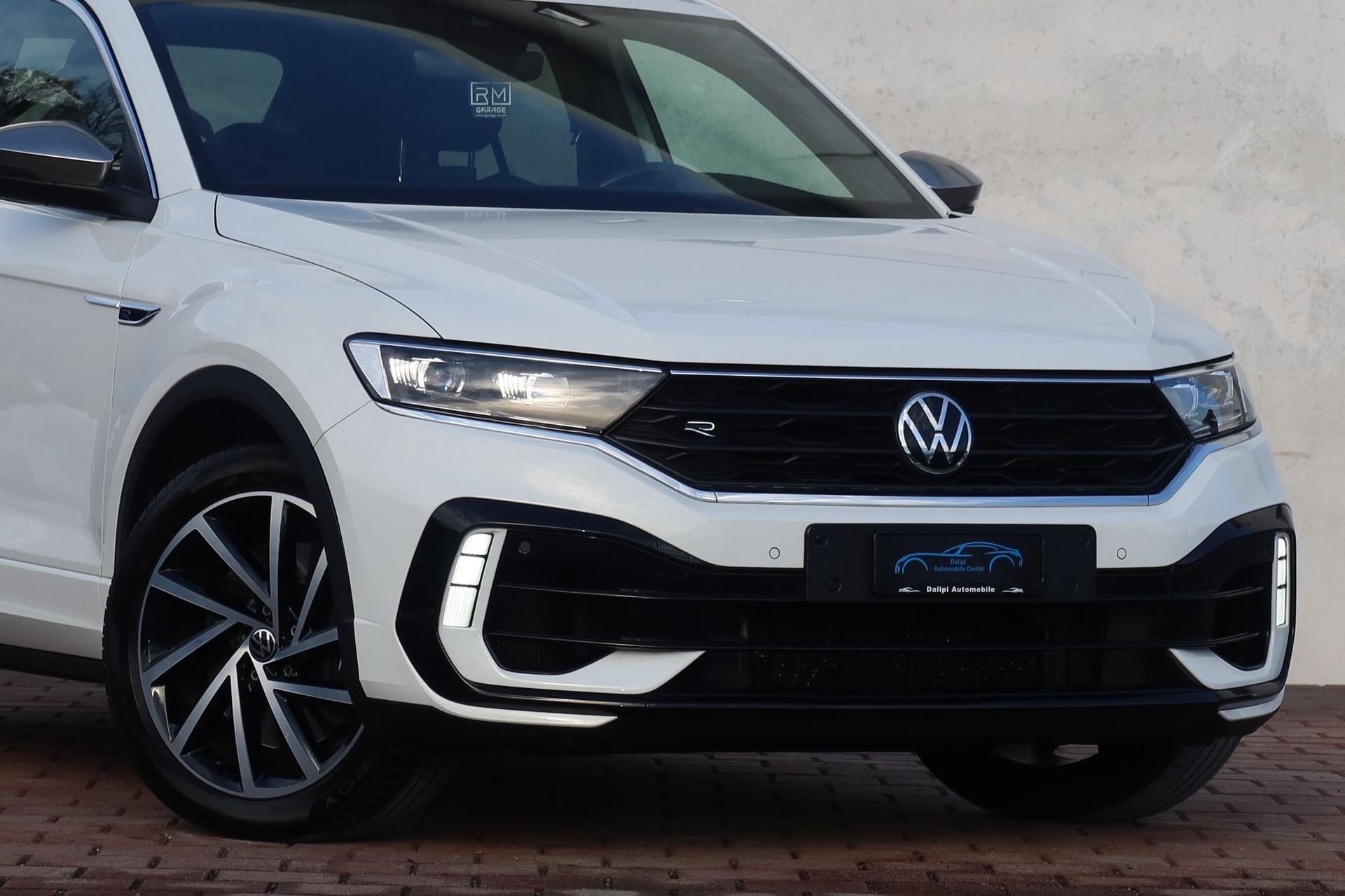 VW T-Roc 2.0 TSI R DSG 4Motion-image-5