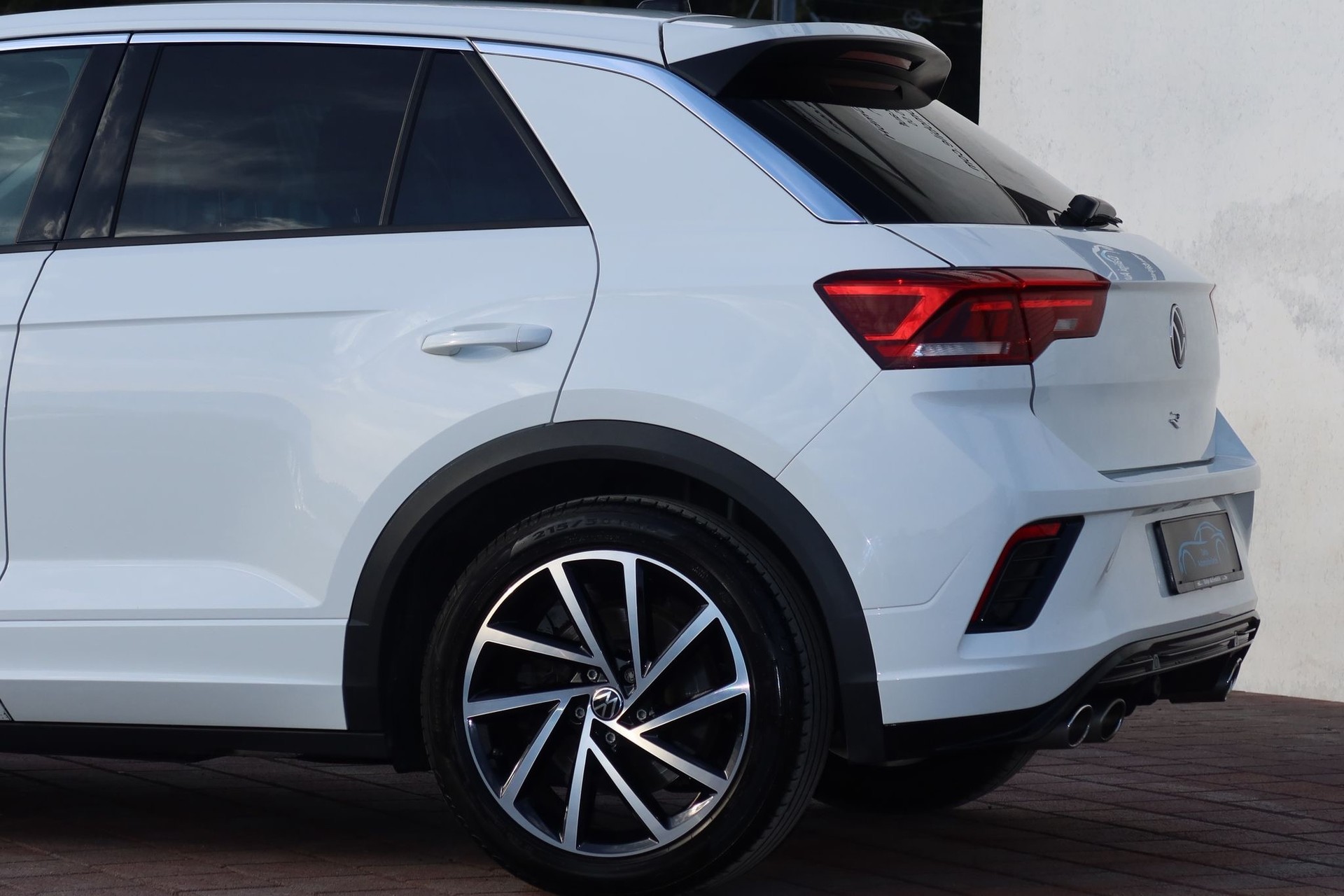 VW T-Roc 2.0 TSI R DSG 4Motion-image-8