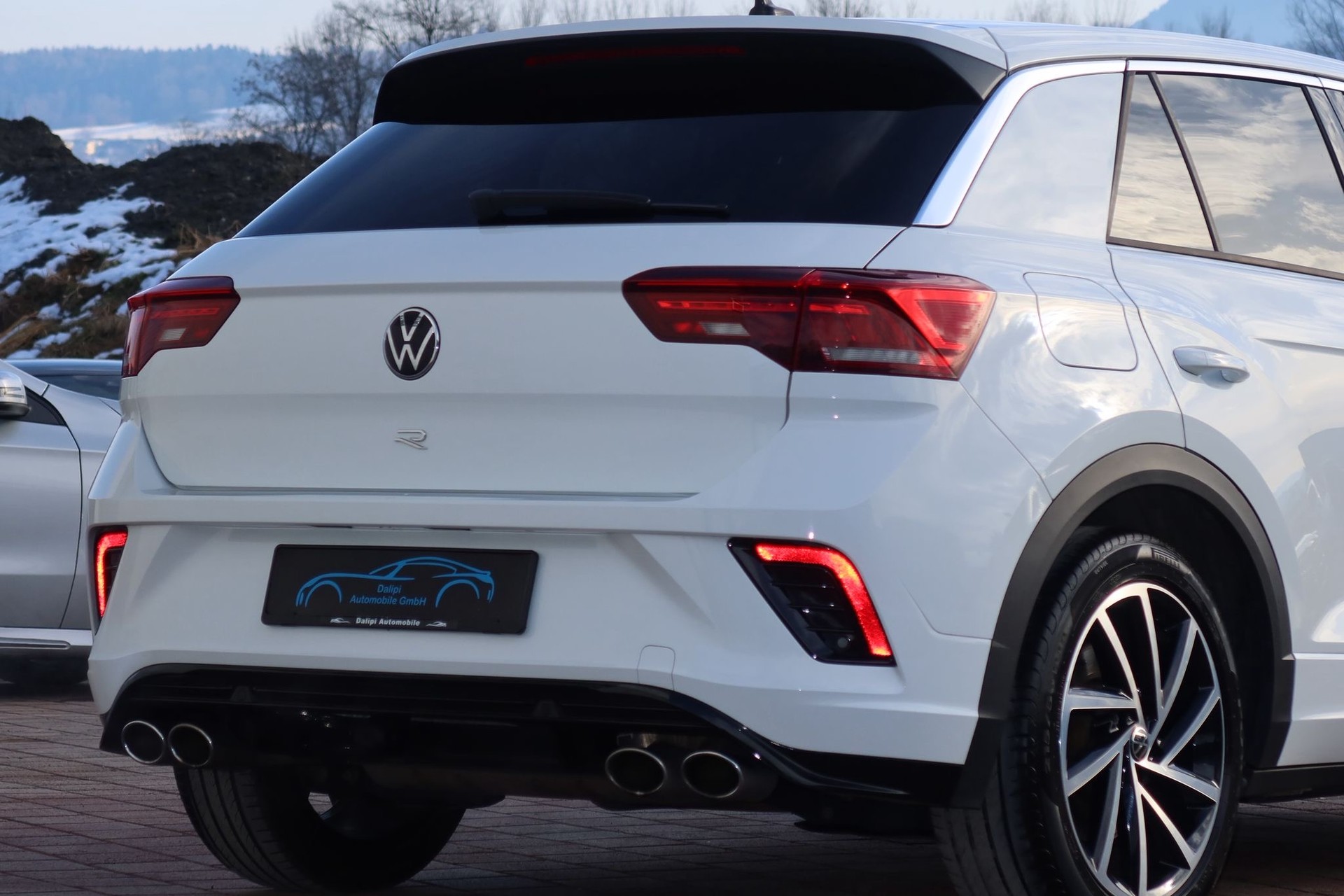 VW T-Roc 2.0 TSI R DSG 4Motion-image-10