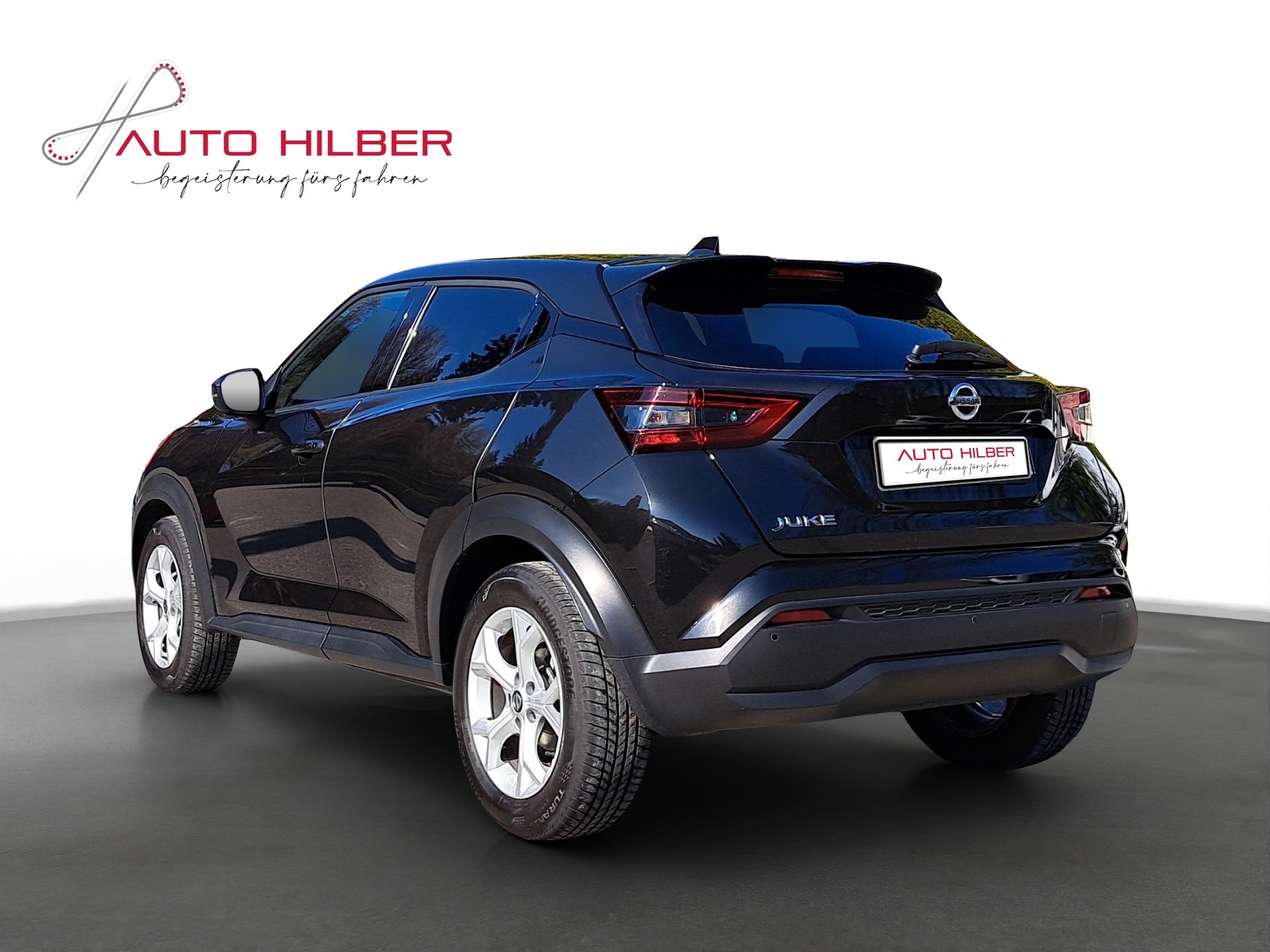 NISSAN Juke 1.0 DIG-T N-Connecta DCT-image-3