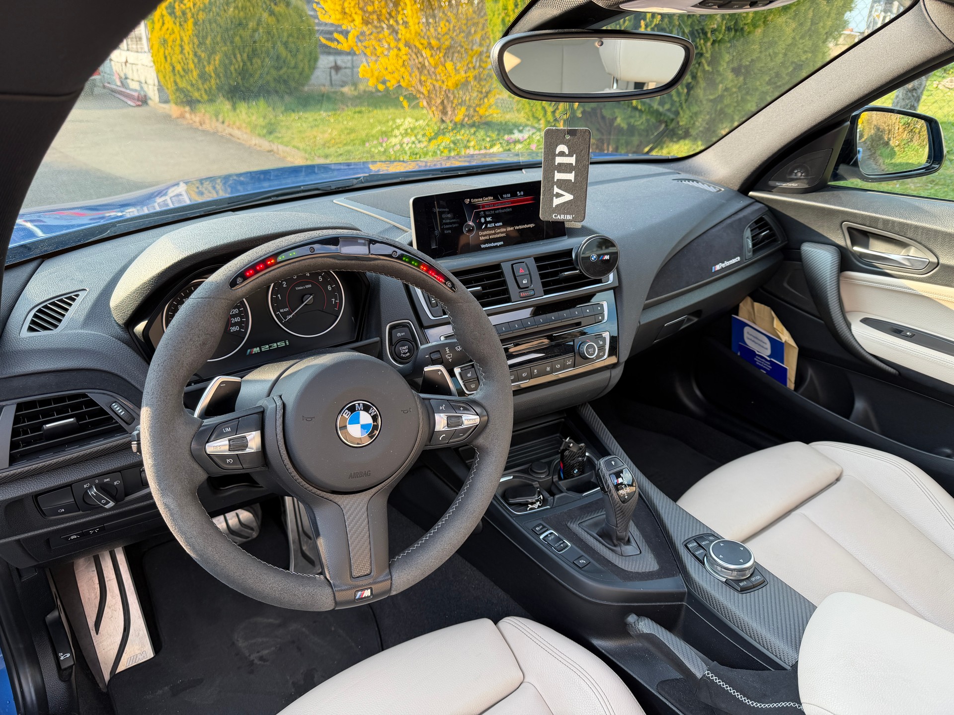 BMW M235i xDrive Steptronic-image-8