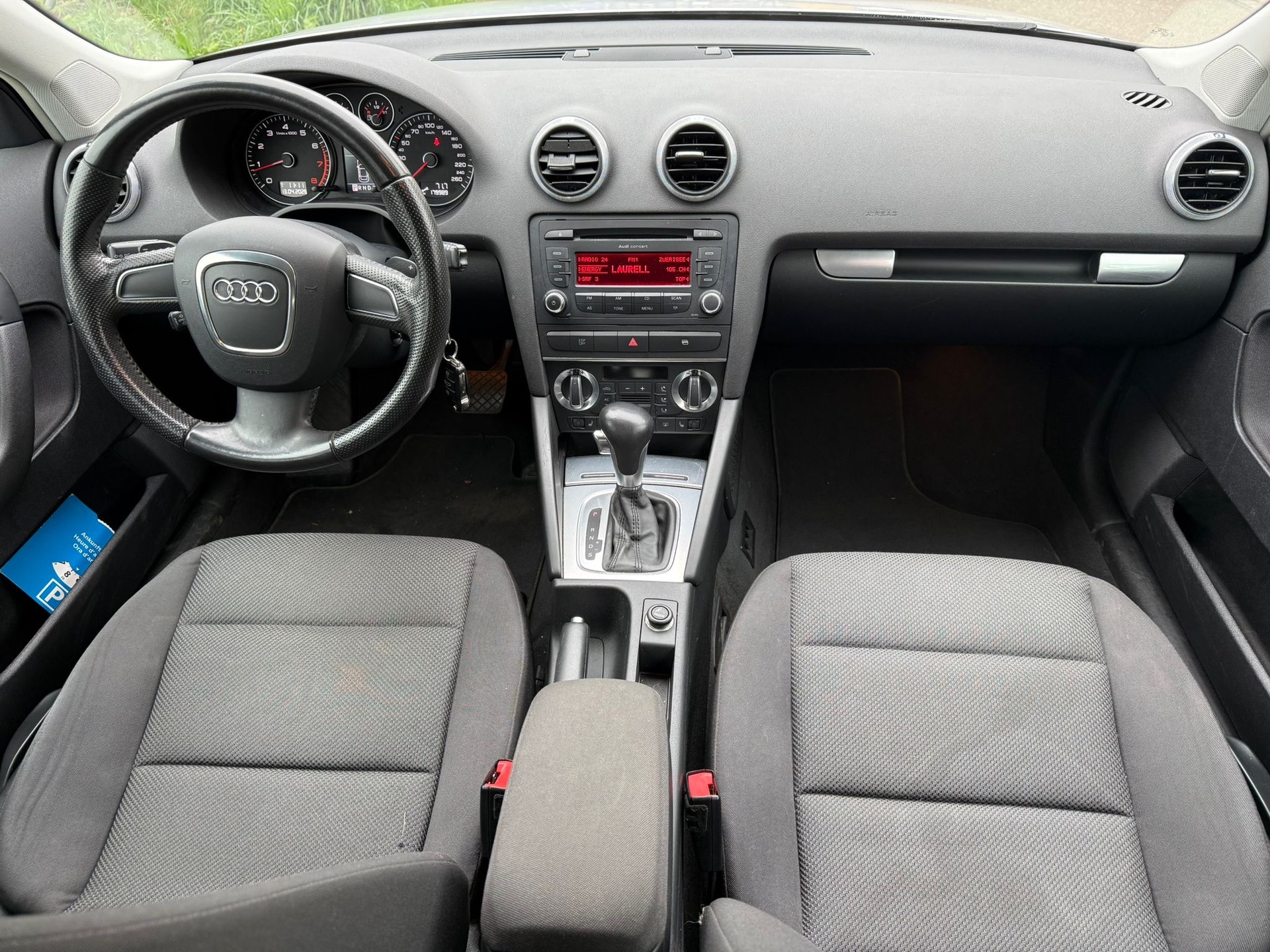 AUDI A3 Sportback 1.8 TFSI Attraction S-tronic-image-10