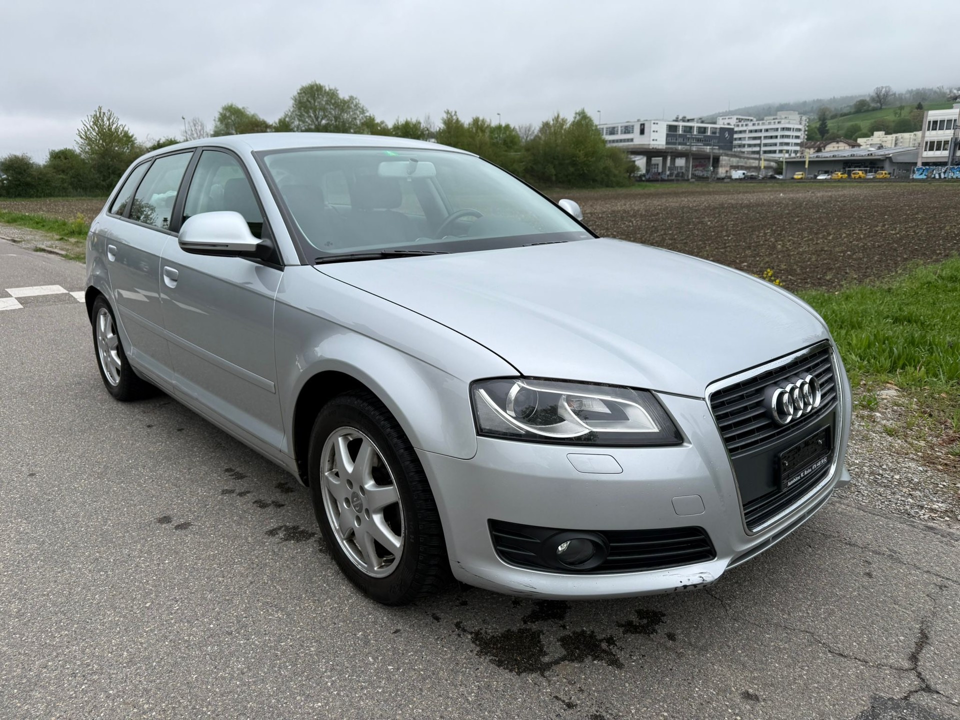 AUDI A3 Sportback 1.8 TFSI Attraction S-tronic-image-2