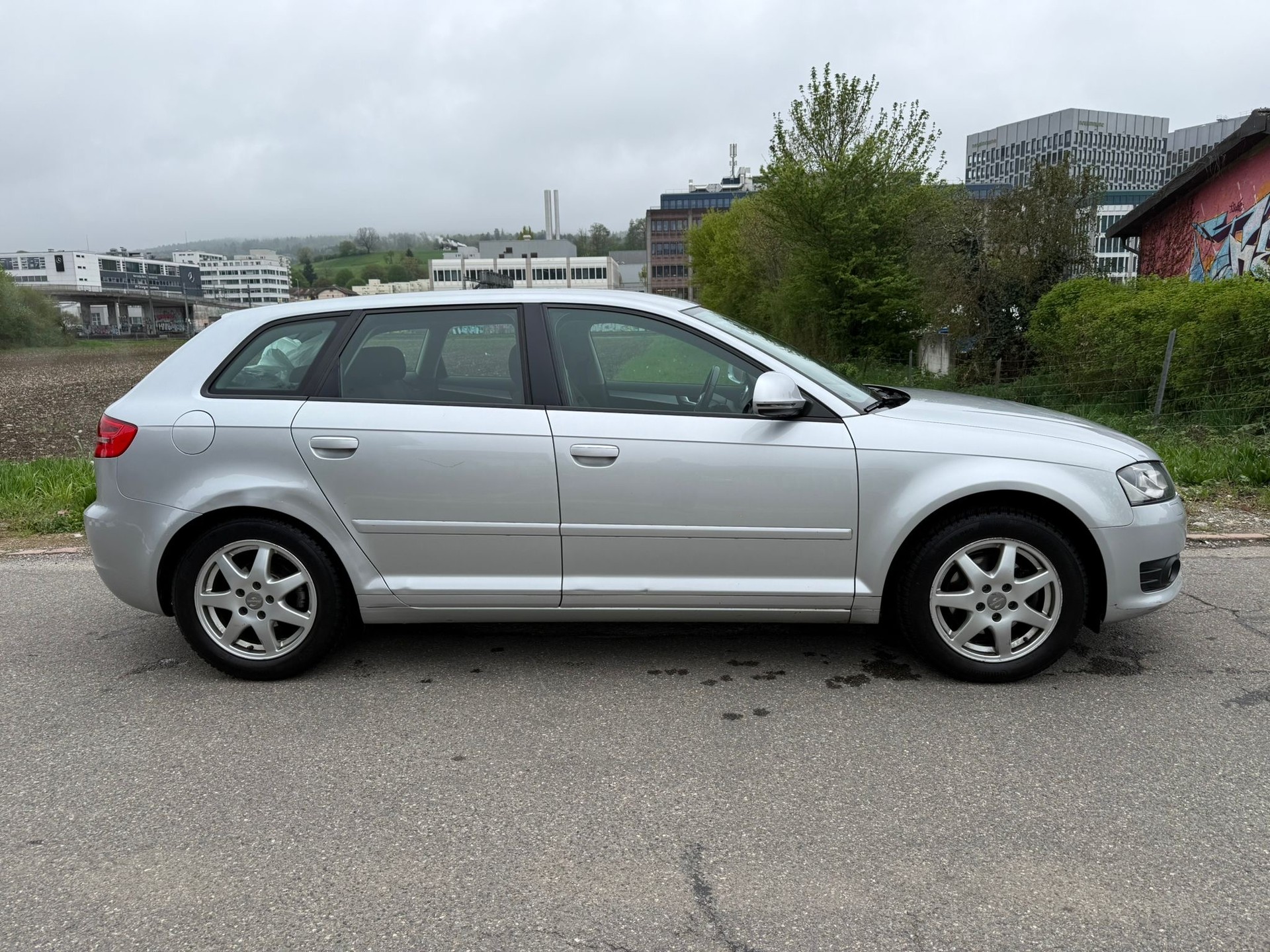 AUDI A3 Sportback 1.8 TFSI Attraction S-tronic-image-4
