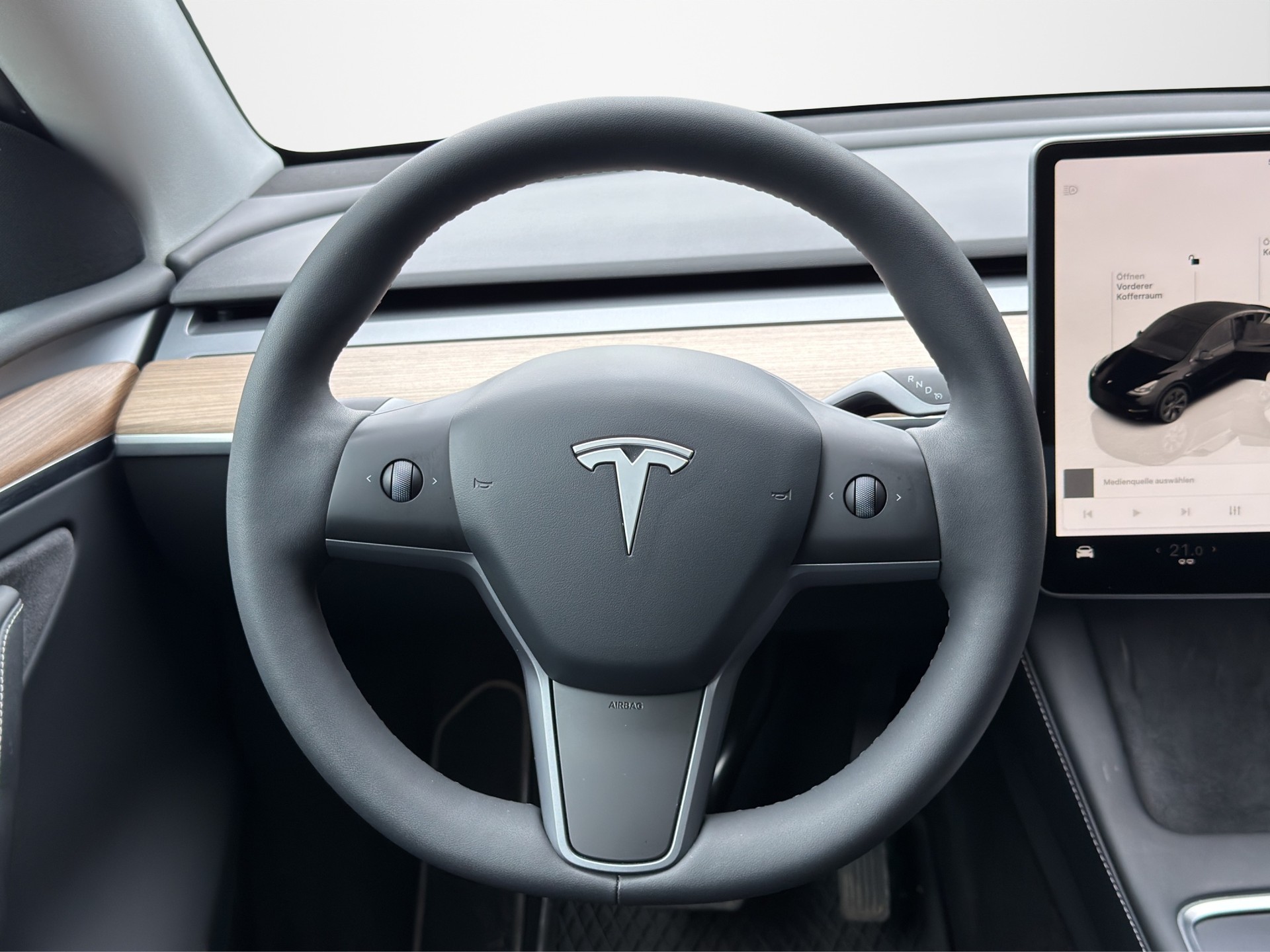TESLA Model Y RWD-image-9