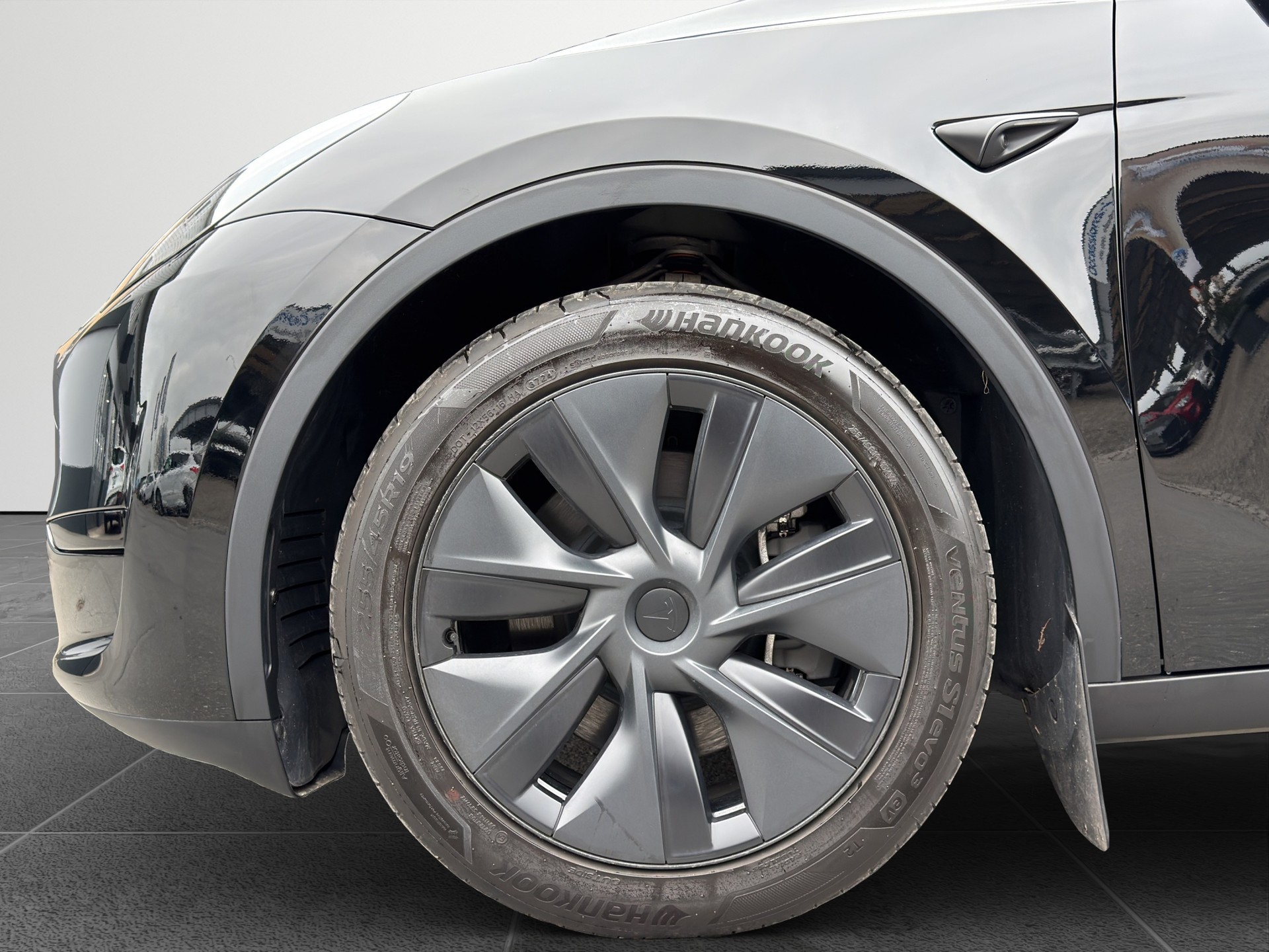 TESLA Model Y RWD-image-14