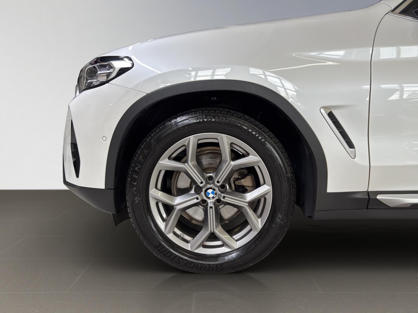 BMW X3 20d xDrive SAG-showroom-element-3
