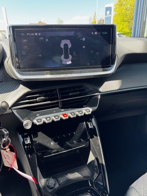 PEUGEOT 2008 1.2 PureTech Allure-image-8