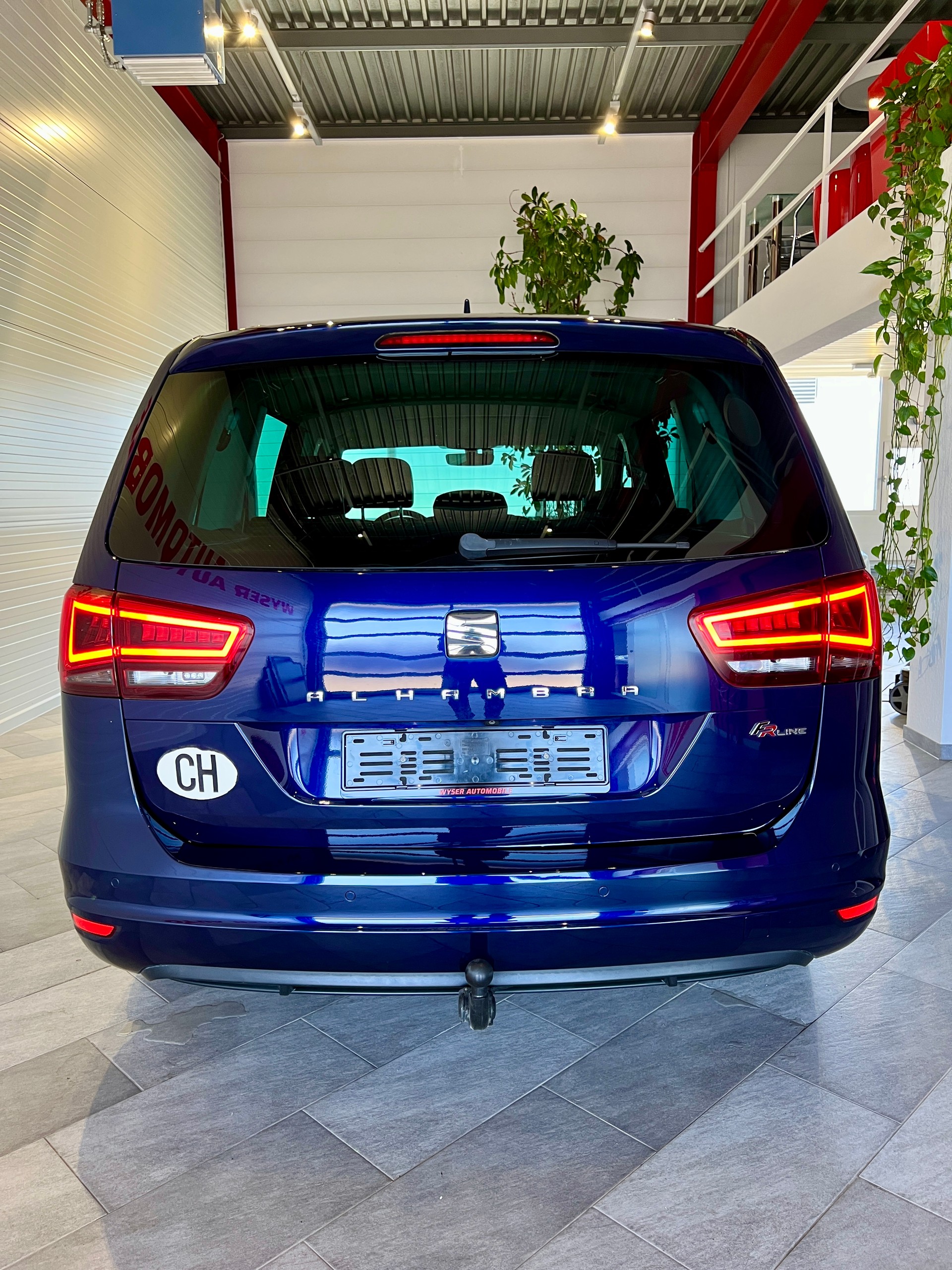 SEAT Alhambra 2.0 TSI FR Line DSG-image-4