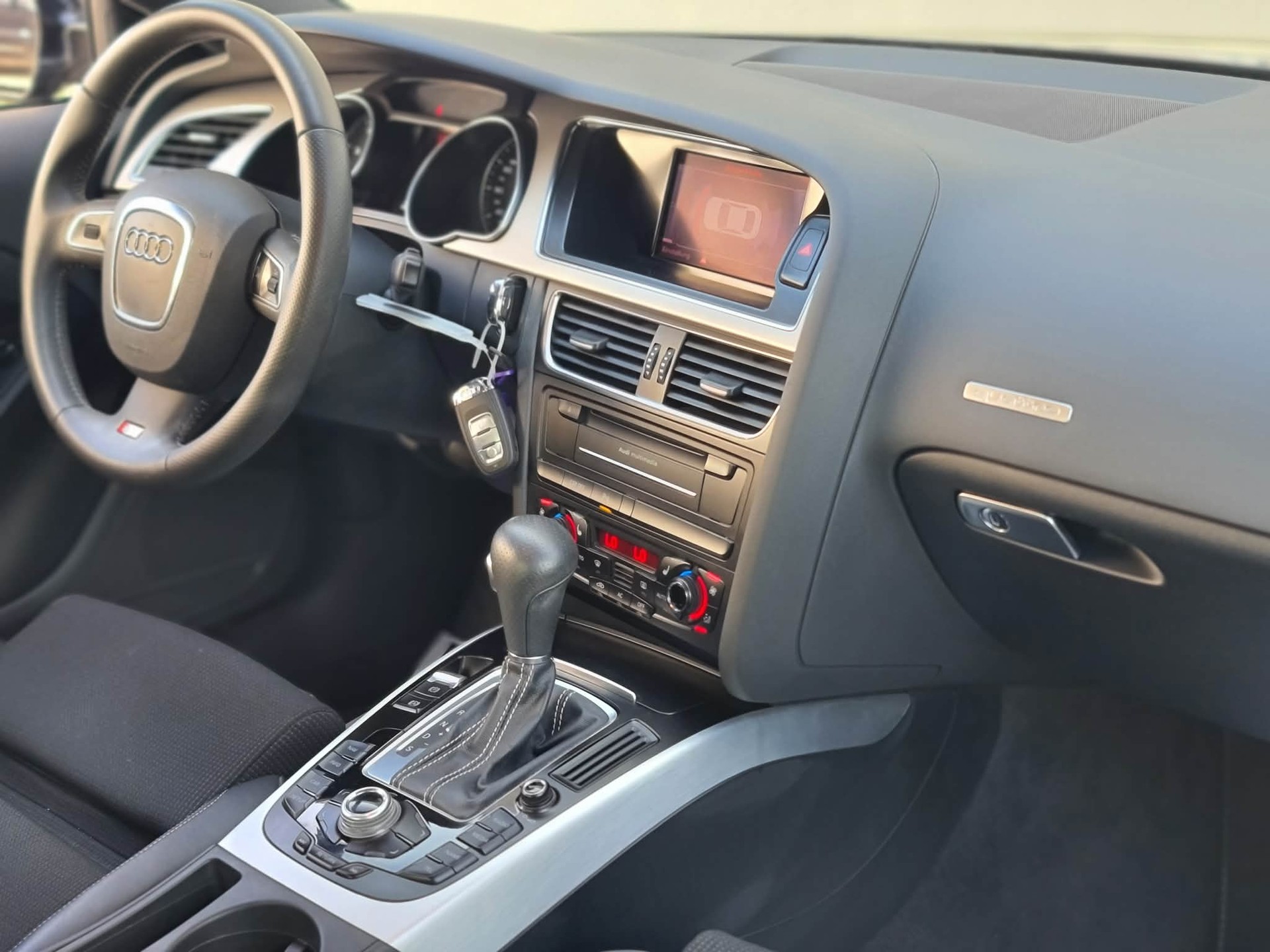AUDI A5 Coupé 2.0 TFSI quattro S-tronic-image-11