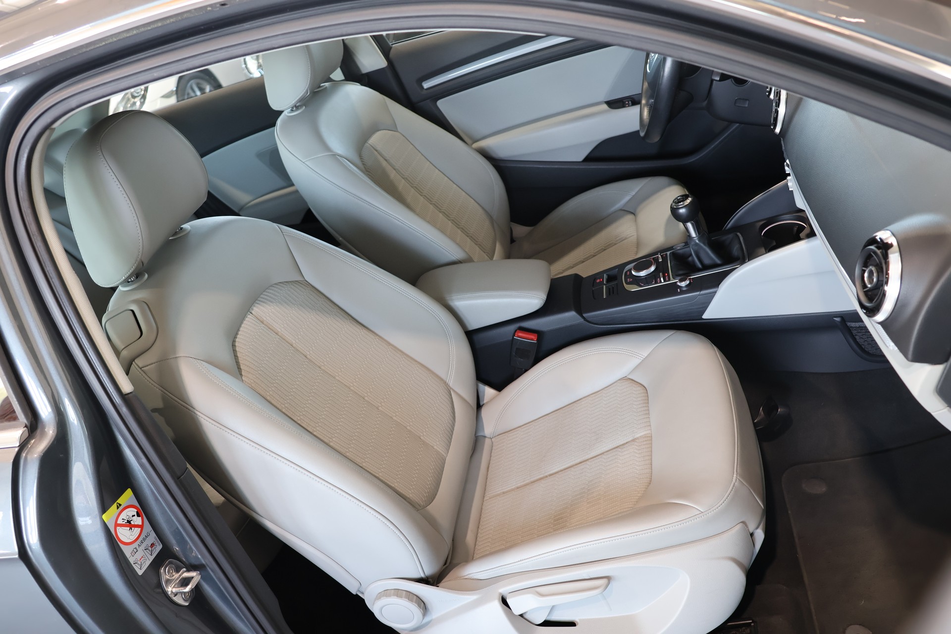 AUDI A3 1.4 TFSI Ambiente-image-14