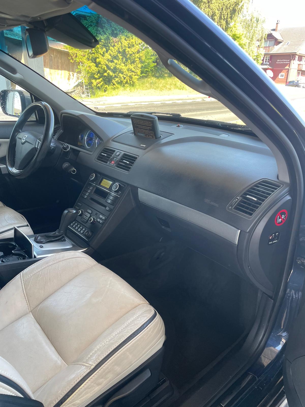VOLVO XC90 D5 AWD R-Design Geartronic-image-10