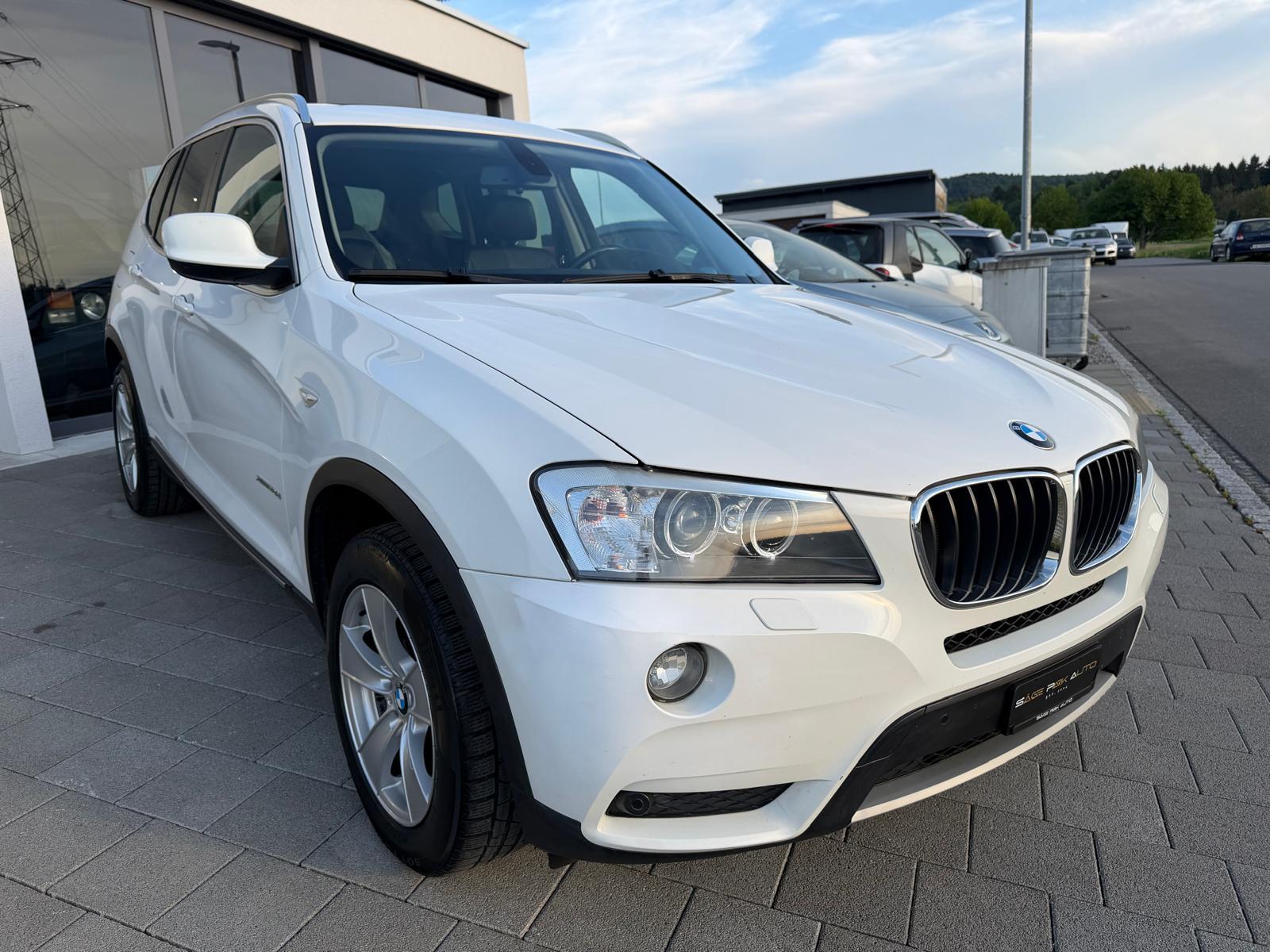 BMW X3 20d xDrive-showroom-element-1