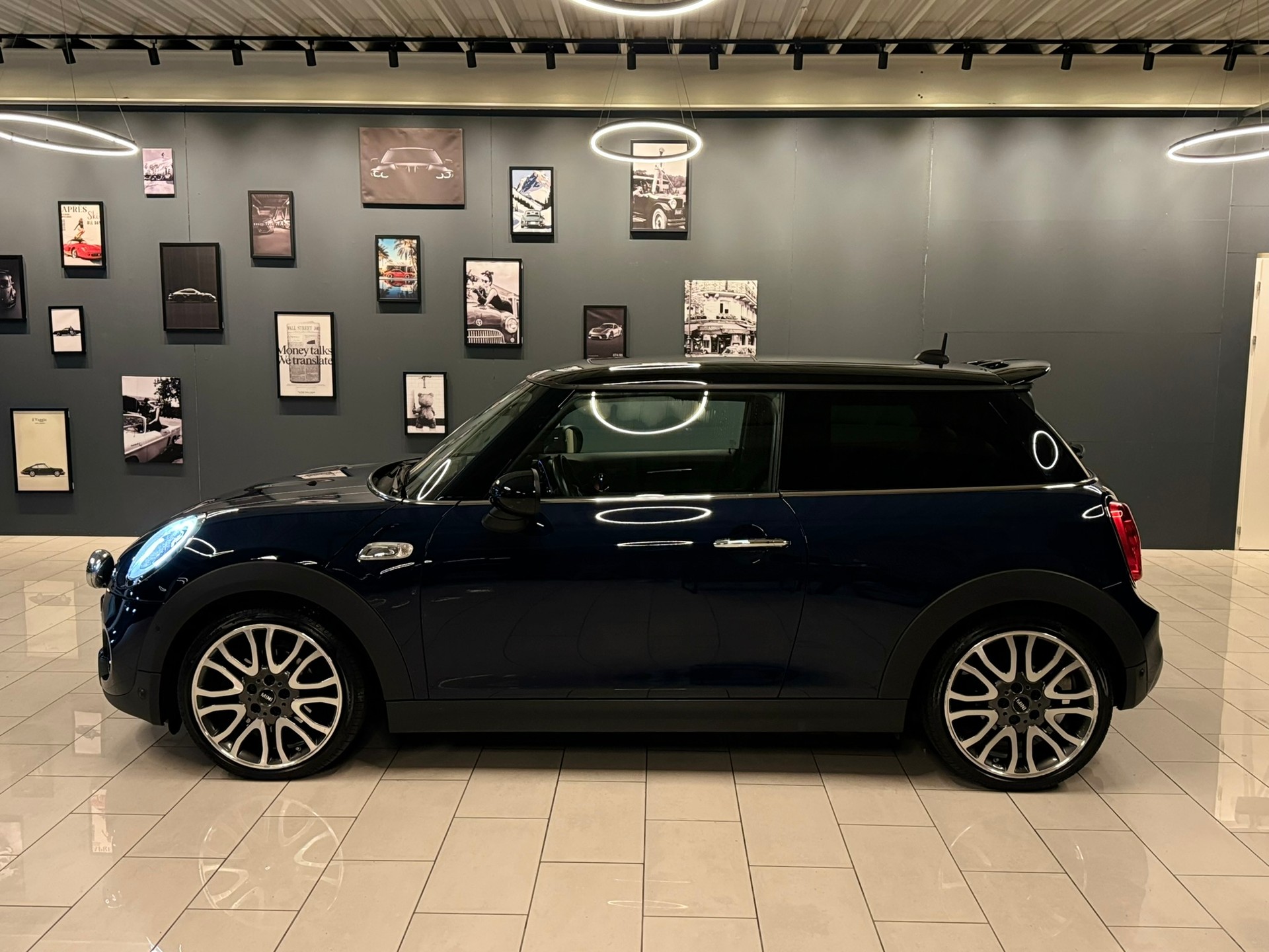 MINI Cooper S-showroom-element-3