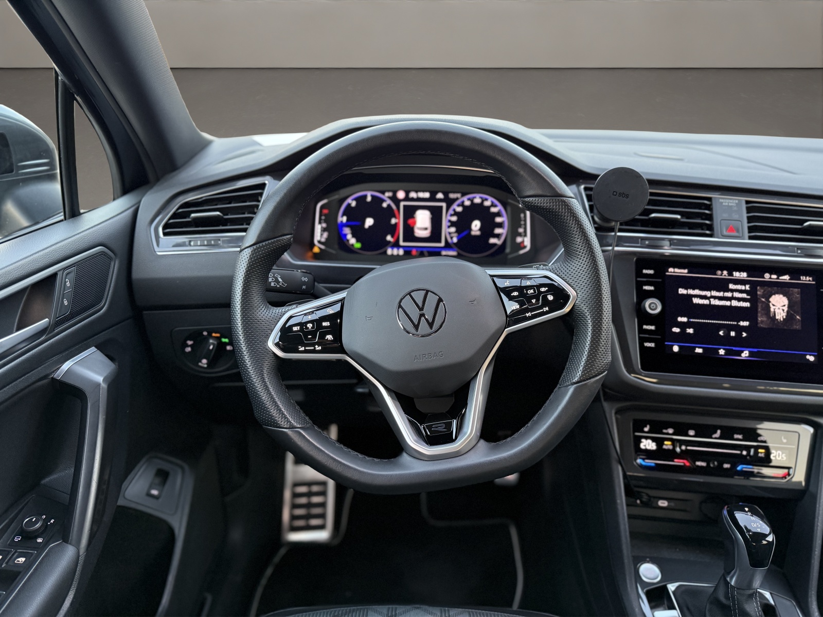 VW Tiguan Allspace 2.0 TDI SCR R-Line 4Motion DSG-image-10