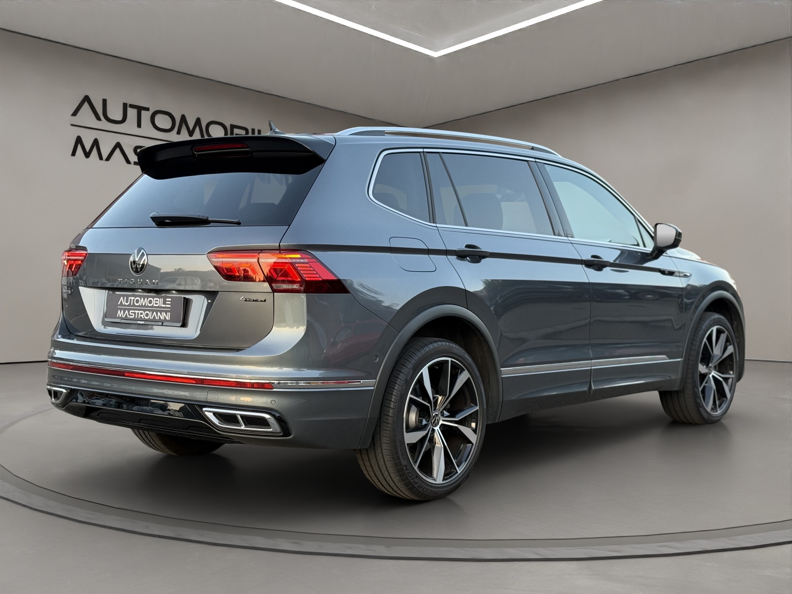 VW Tiguan Allspace 2.0 TDI SCR R-Line 4Motion DSG-image-6