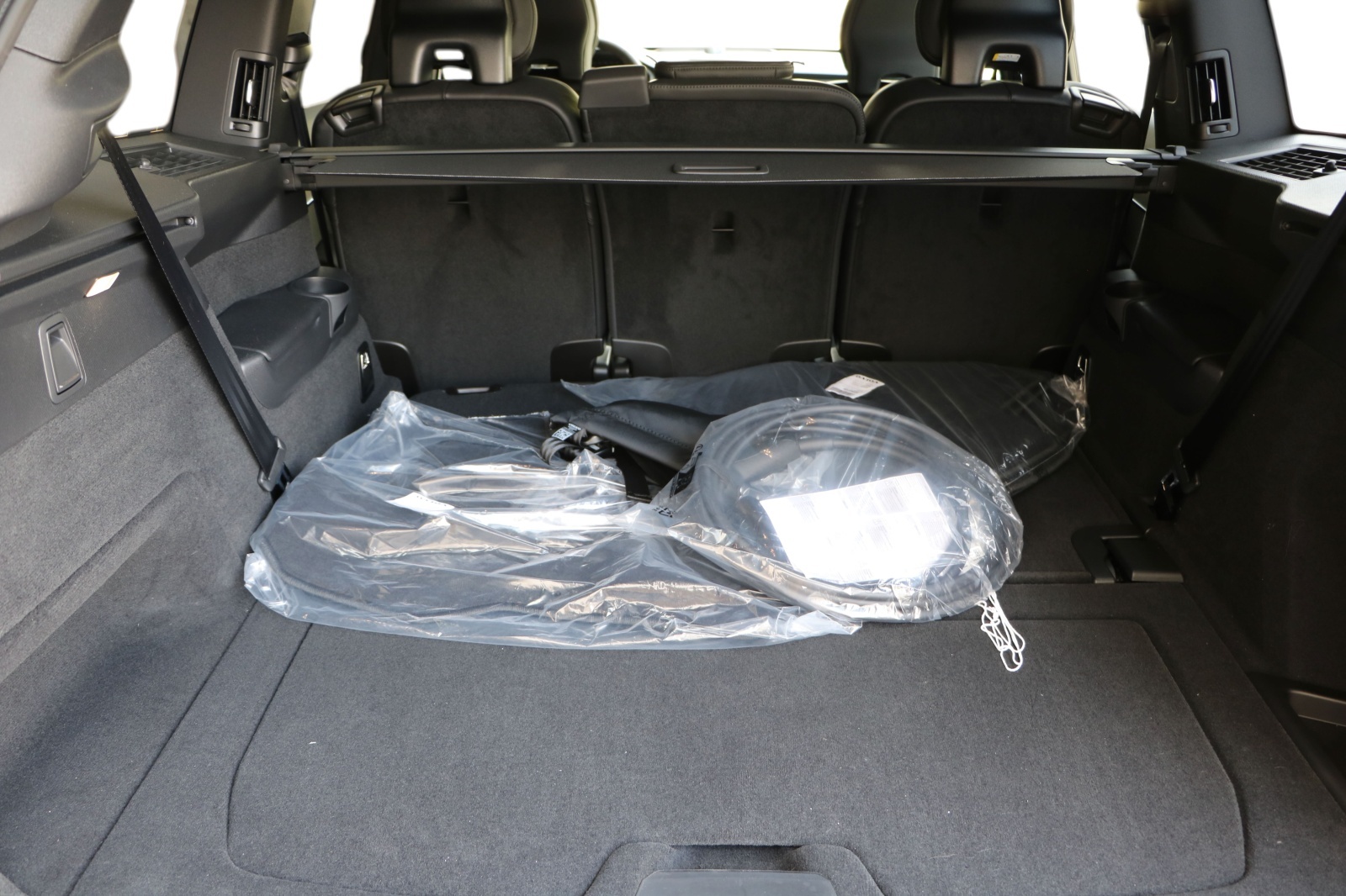 VOLVO XC90 T8 AWD PluginHybrid Dark Edition Geartronic-image-21