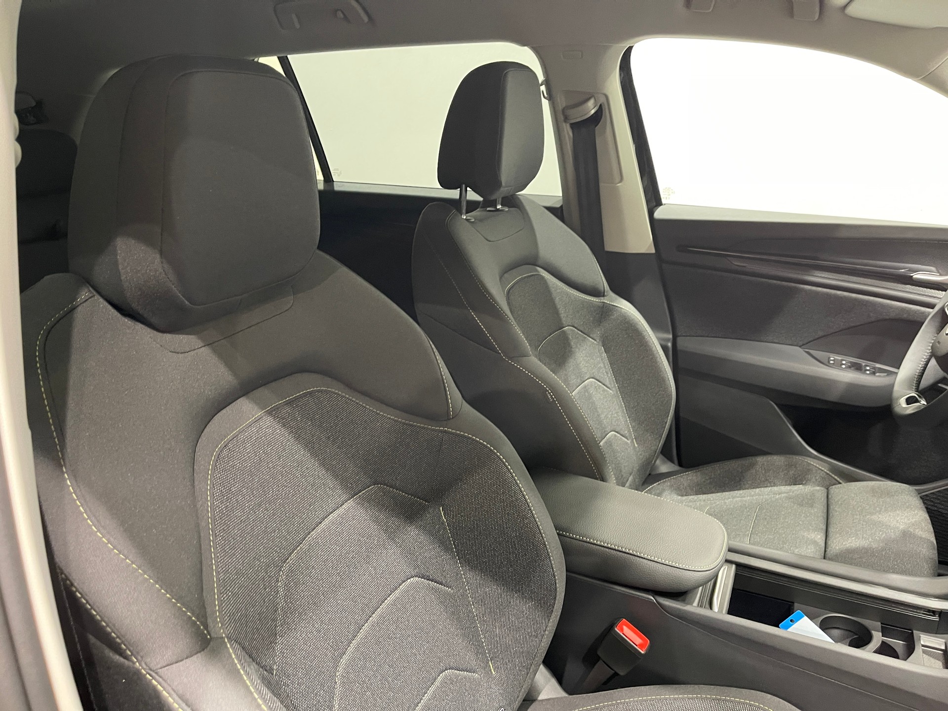 SKODA Kodiaq 1.5 TSI mHEV Selection *7PLATZ*-image-17