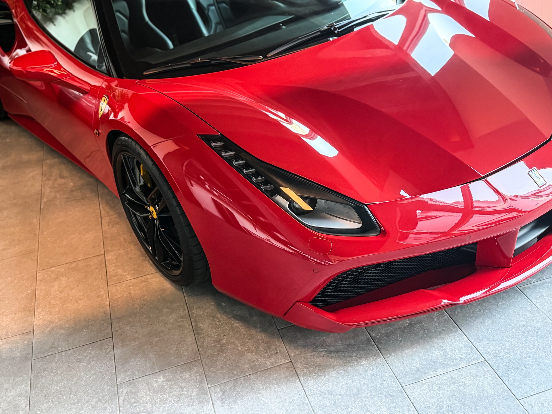 FERRARI 488 GTB 3.9 V8-image-3