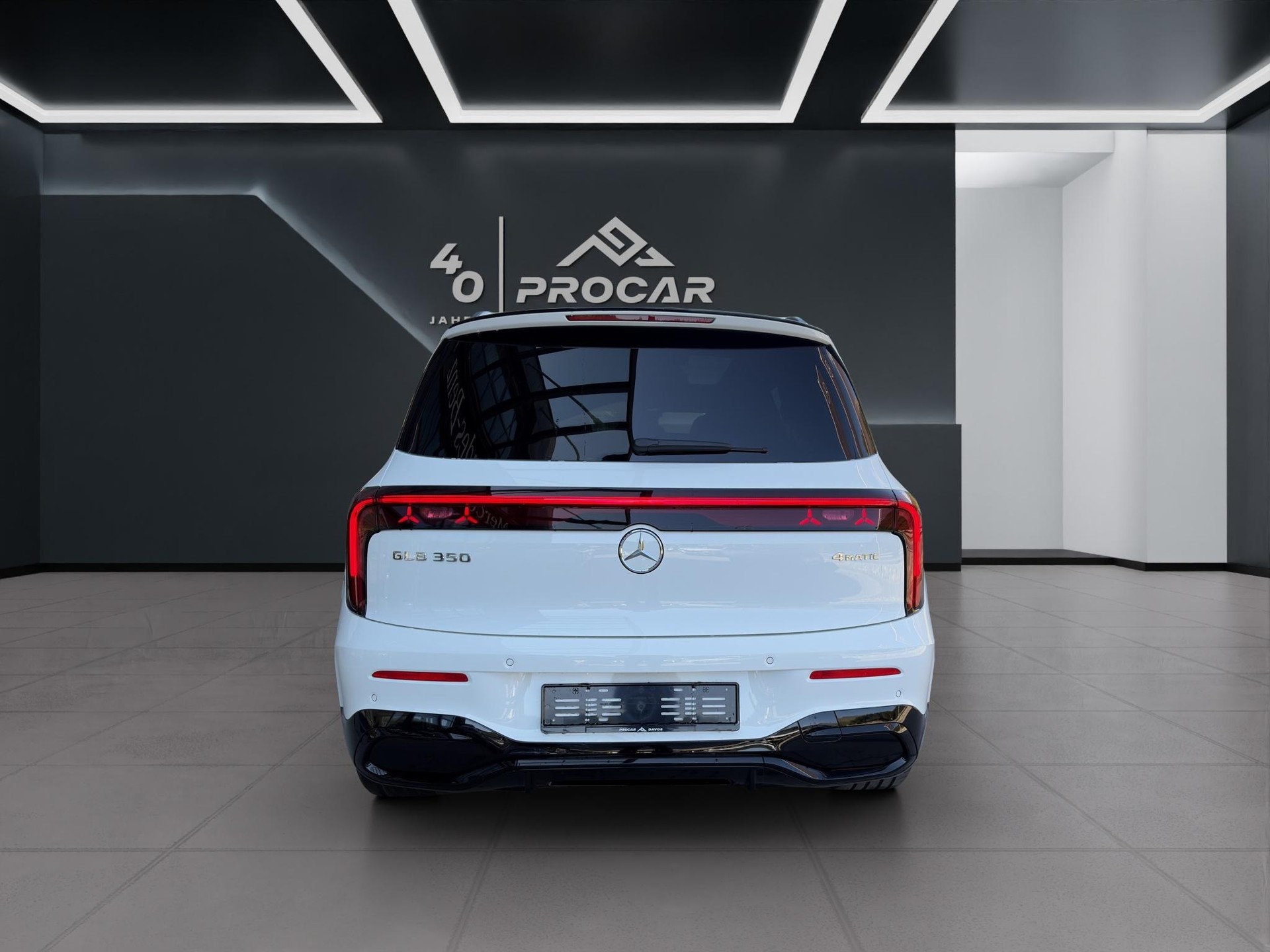 MERCEDES-BENZ GLB 350 4matic-image-4