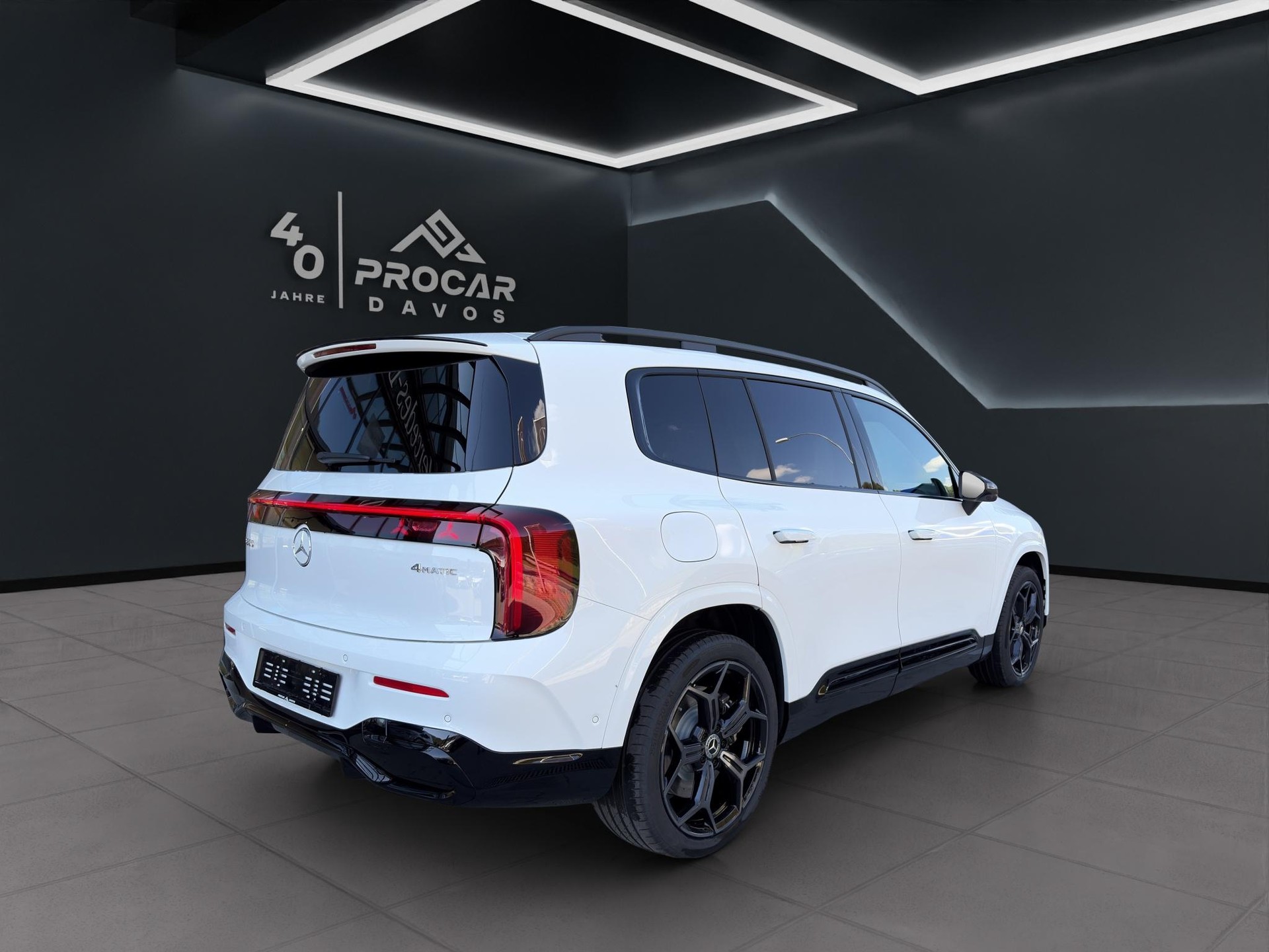 MERCEDES-BENZ GLB 350 4matic-image-3
