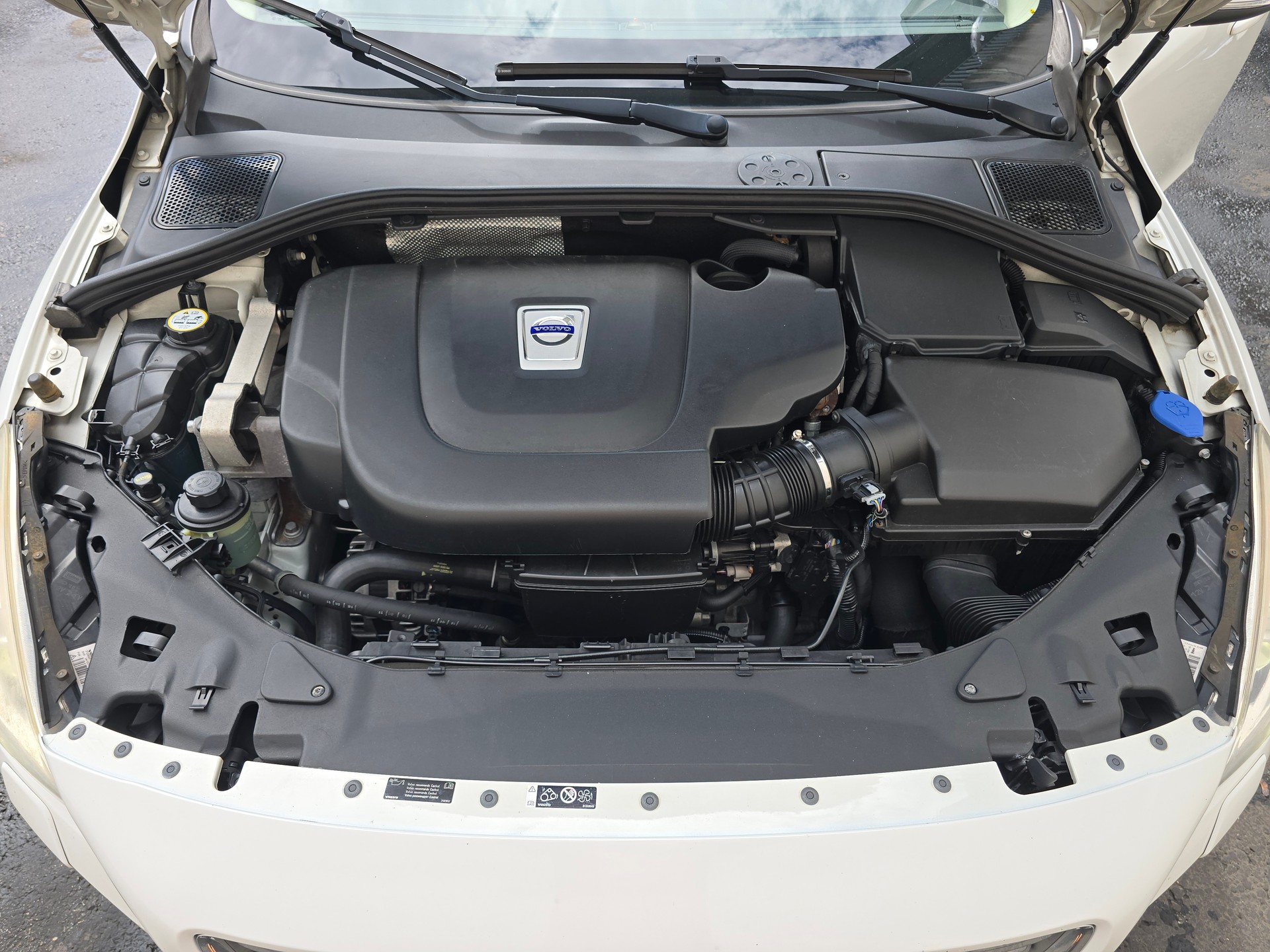 VOLVO V60 D3 Momentum-image-12