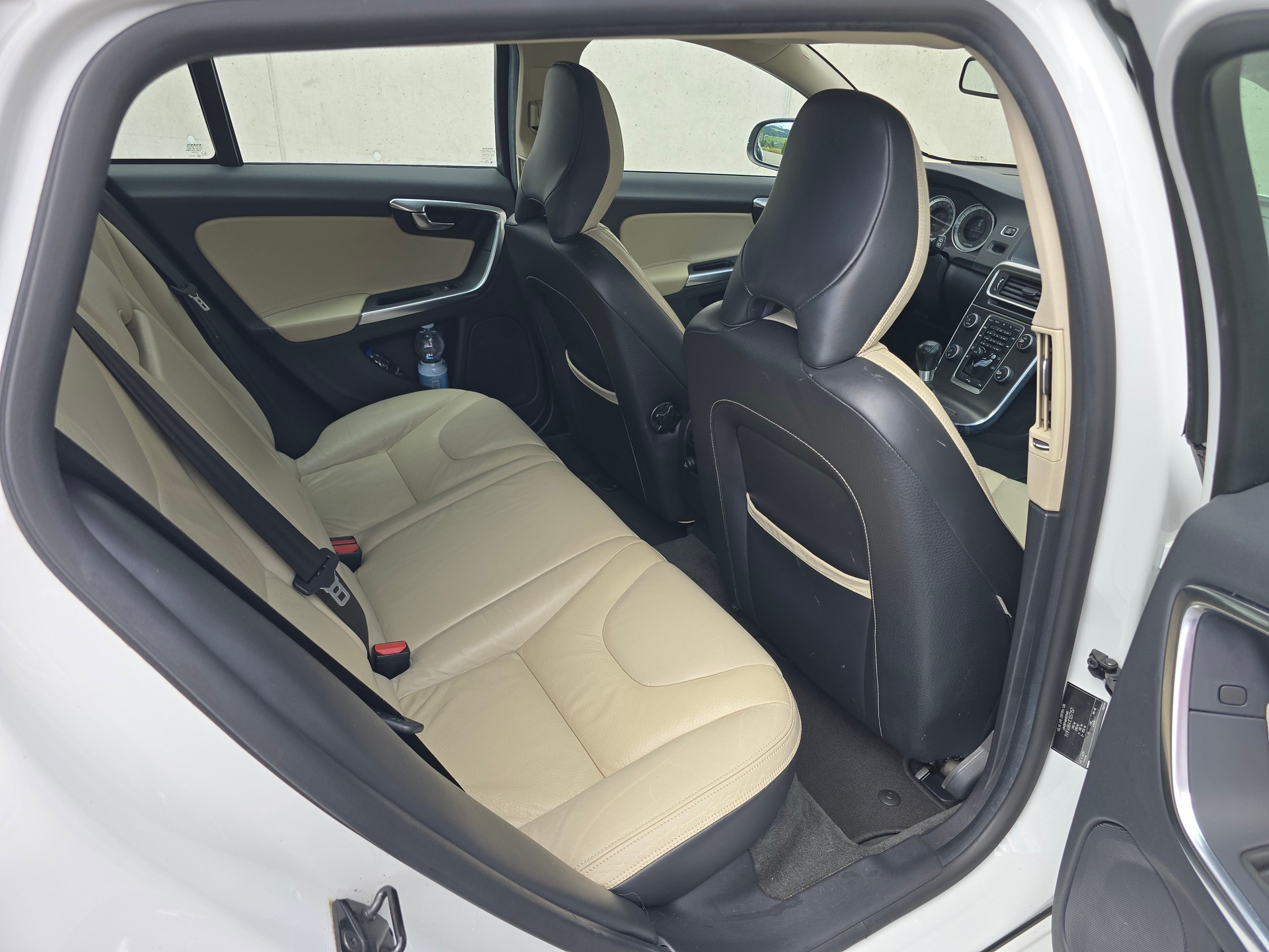 VOLVO V60 D3 Momentum-image-7