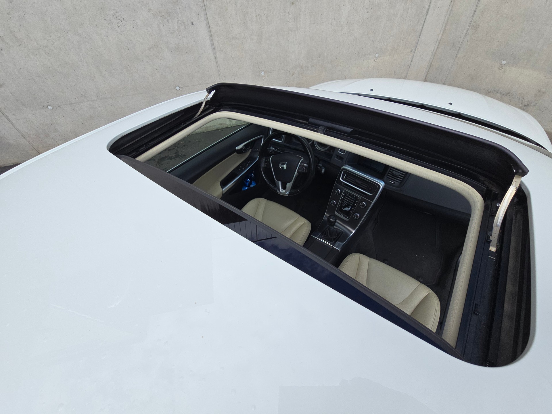 VOLVO V60 D3 Momentum-image-14