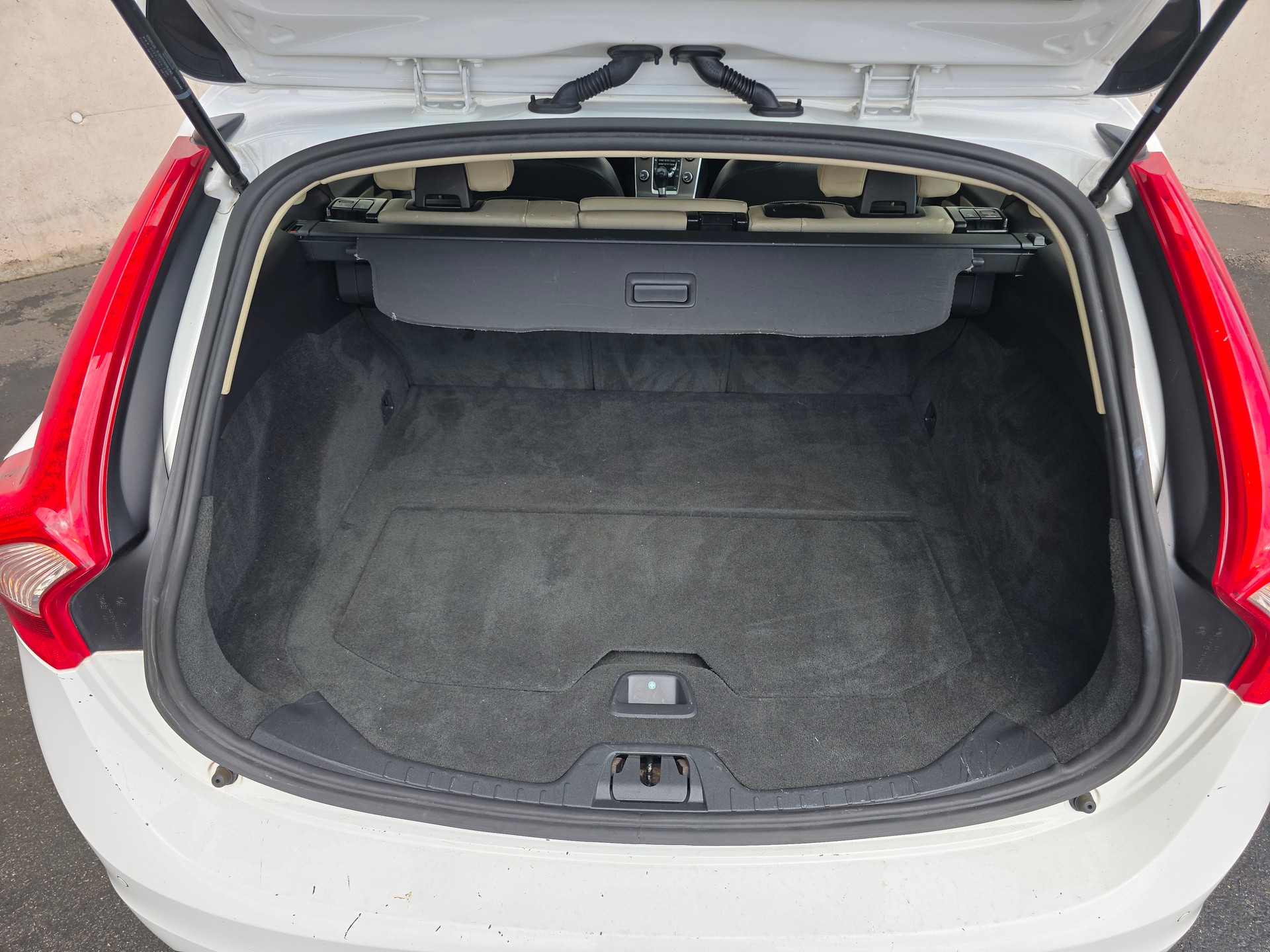VOLVO V60 D3 Momentum-image-8