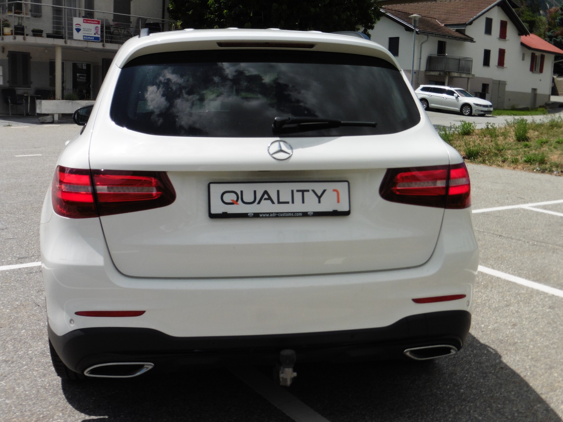 MERCEDES-BENZ GLC 250 d AMG Line 4Matic 9G-Tronic-showroom-element-3