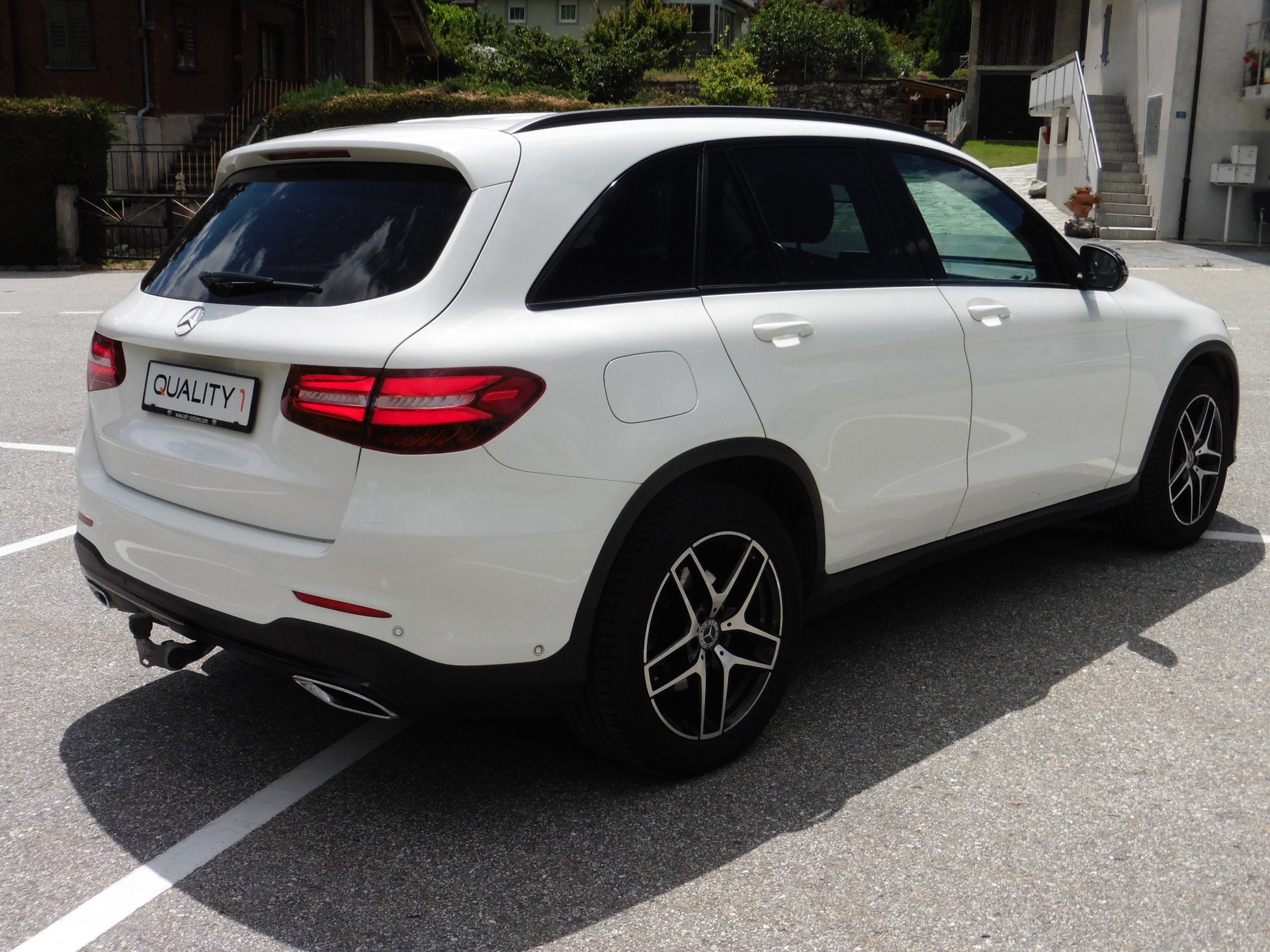 MERCEDES-BENZ GLC 250 d AMG Line 4Matic 9G-Tronic-image-4