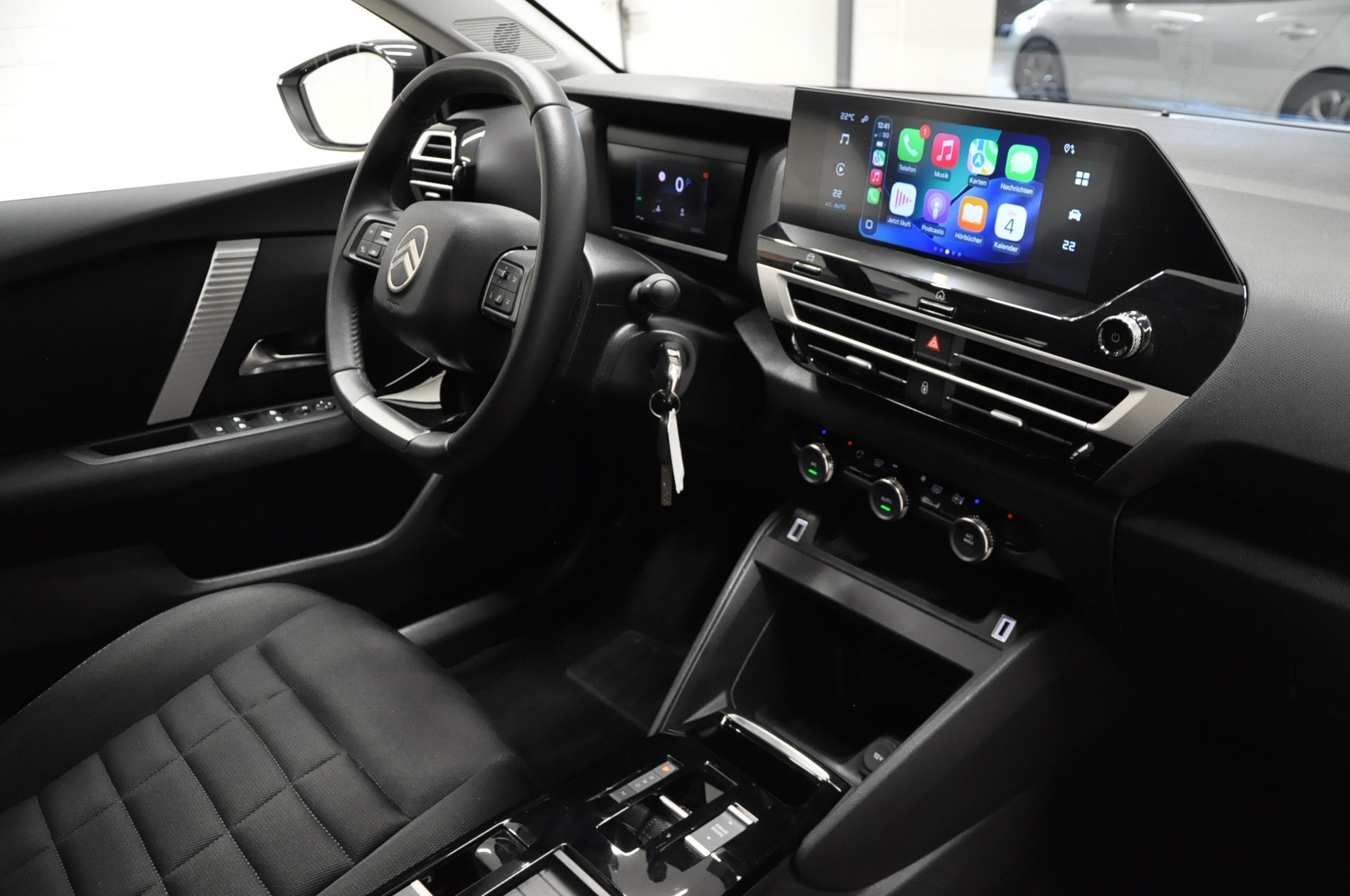 CITROEN C4 1.2 130 Plus EAT8-image-12