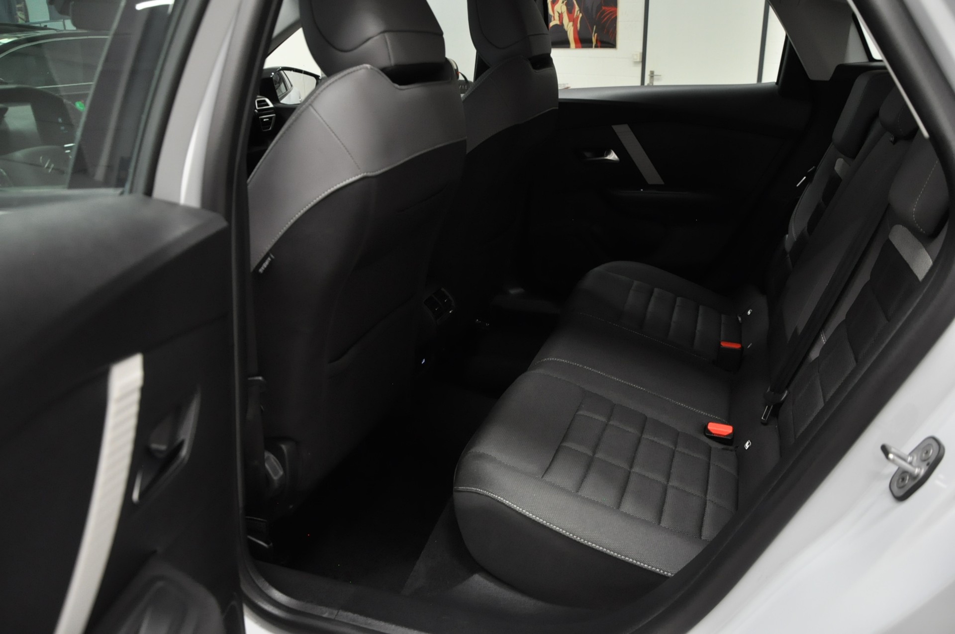 CITROEN C4 1.2 130 Plus EAT8-image-16
