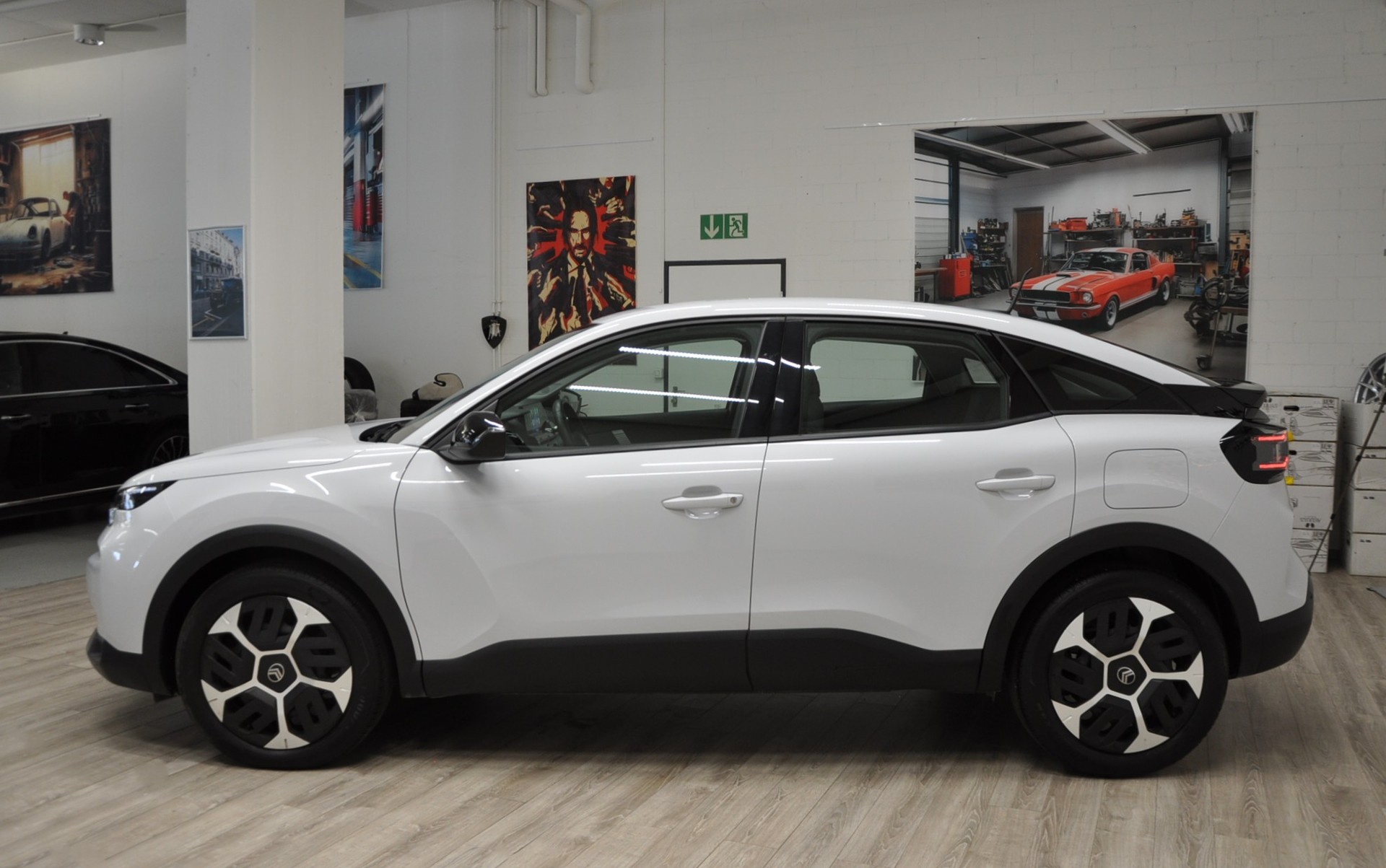 CITROEN C4 1.2 130 Plus EAT8-showroom-element-2