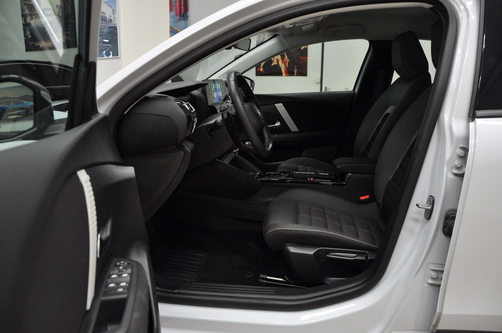 CITROEN C4 1.2 130 Plus EAT8-image-9