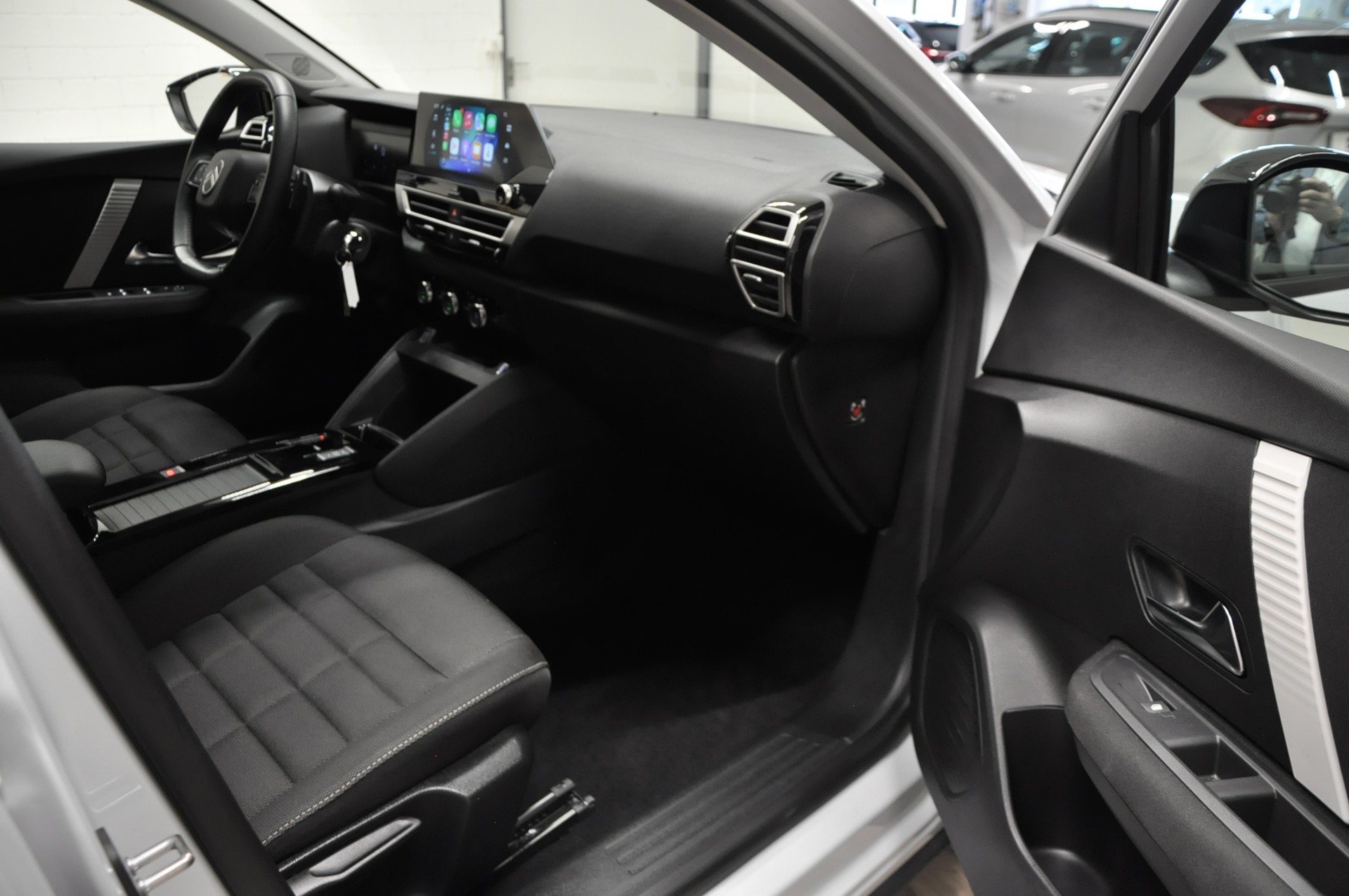 CITROEN C4 1.2 130 Plus EAT8-image-13
