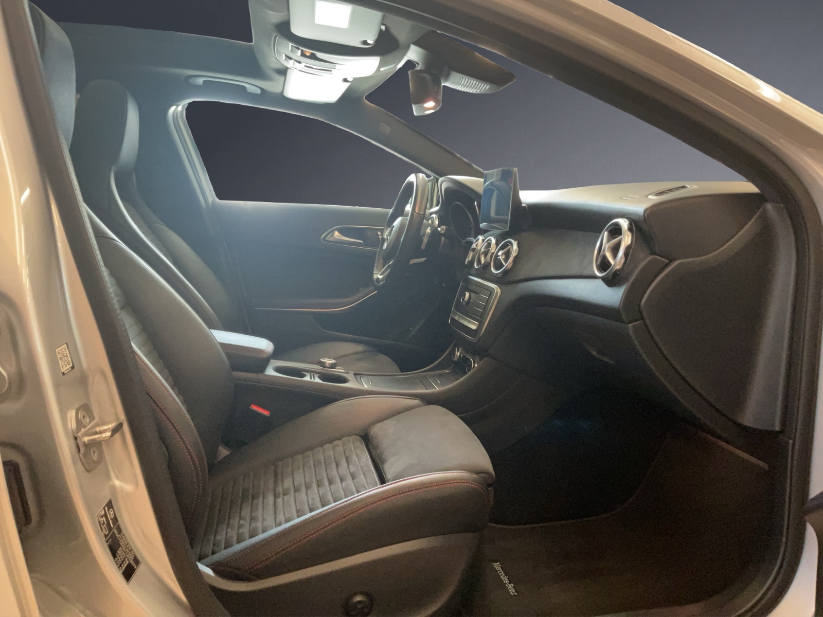 MERCEDES-BENZ GLA 220 AMG Line 4Matic-image-7