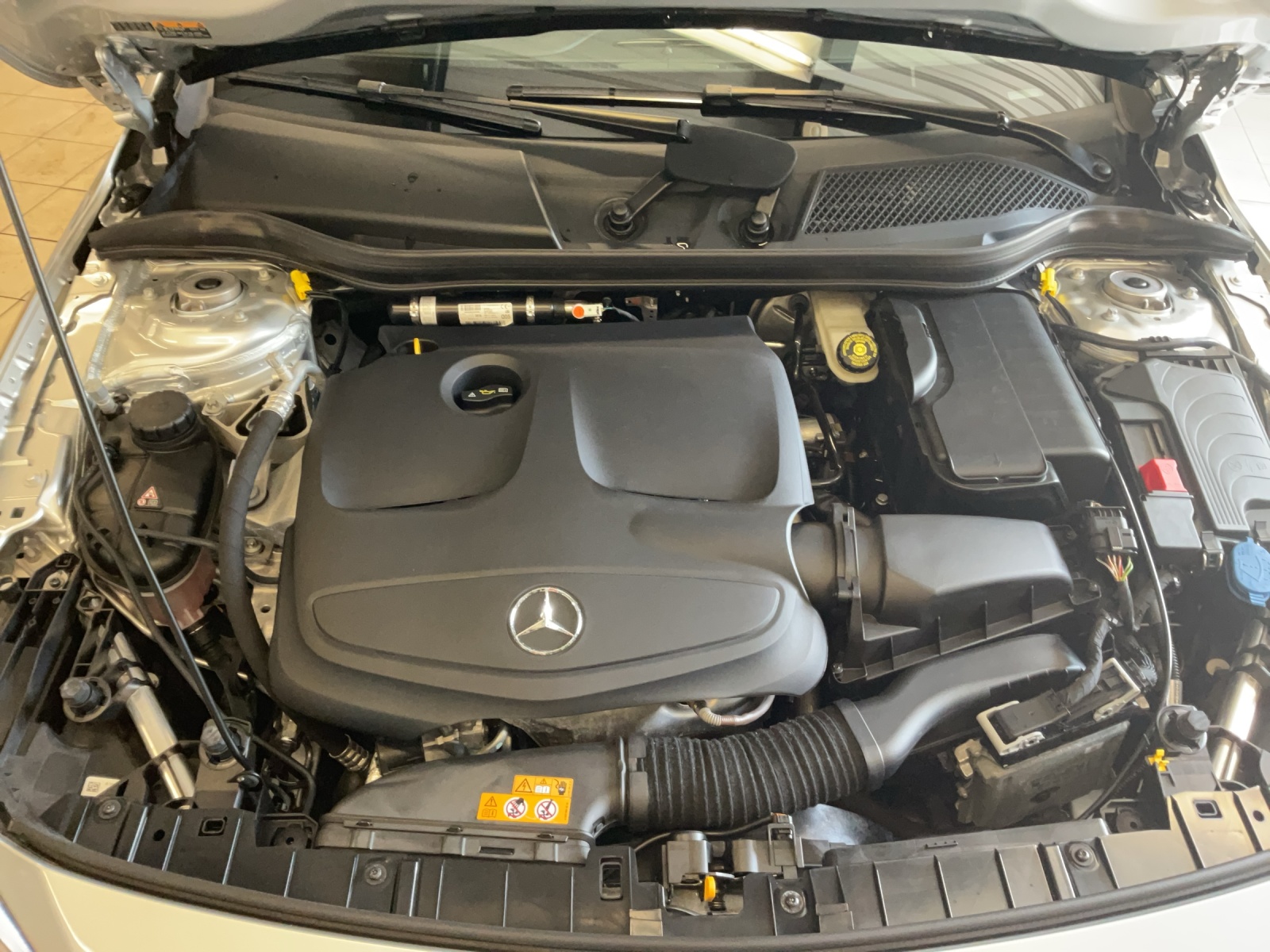 MERCEDES-BENZ GLA 220 AMG Line 4Matic-image-13