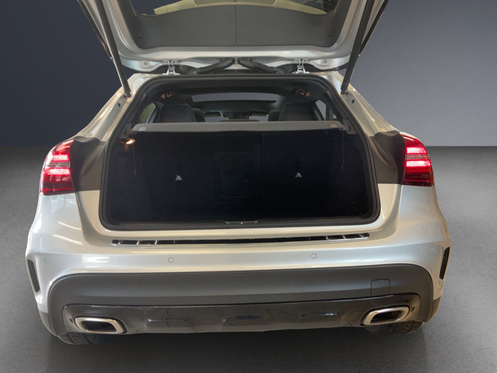 MERCEDES-BENZ GLA 220 AMG Line 4Matic-image-12