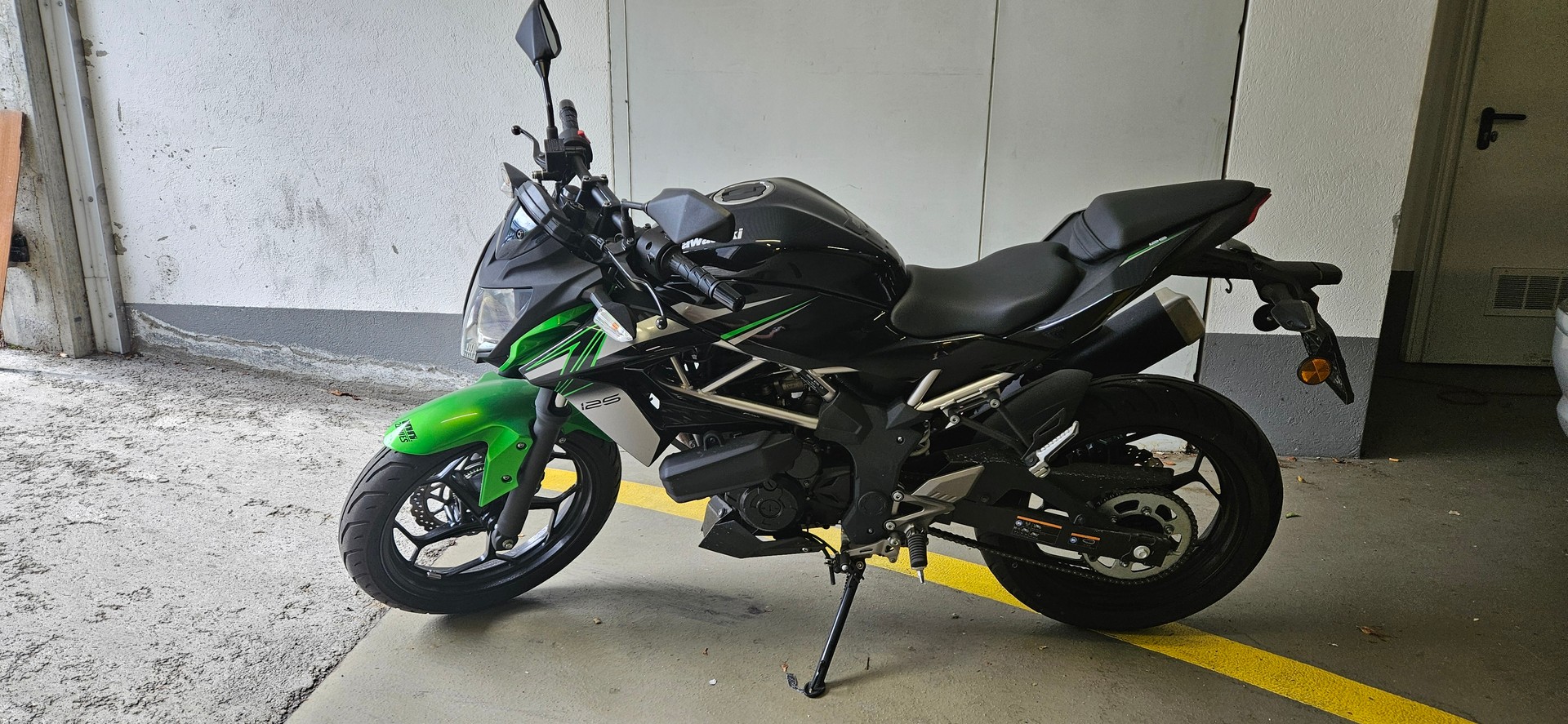 KAWASAKI Z 125-image-0