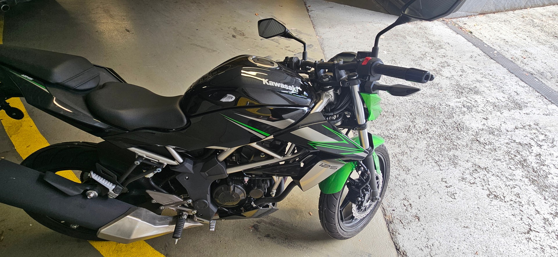 KAWASAKI Z 125-image-1
